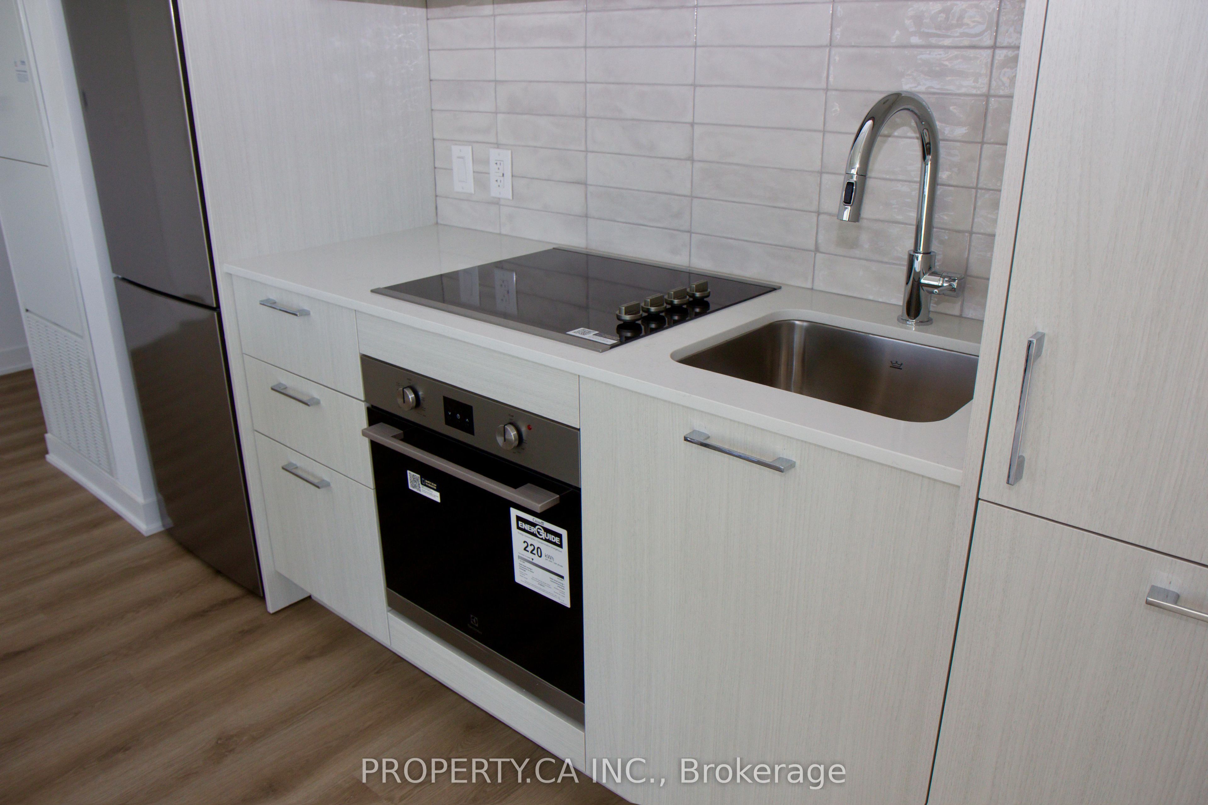 10 Oak Street 1904, Toronto, ON M5A 0Z1 photo 4