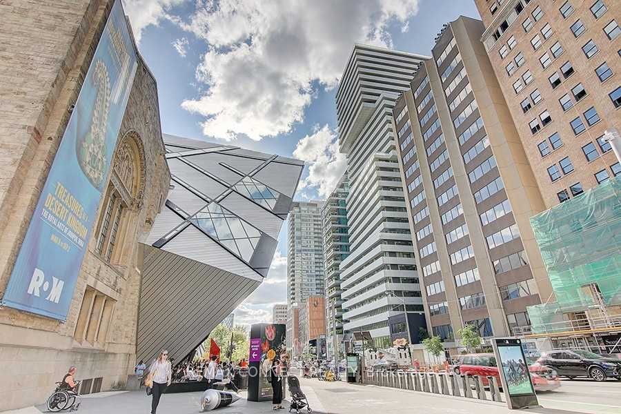 200 Bloor Street W 2009, Toronto, ON M5S 1T8 photo 3