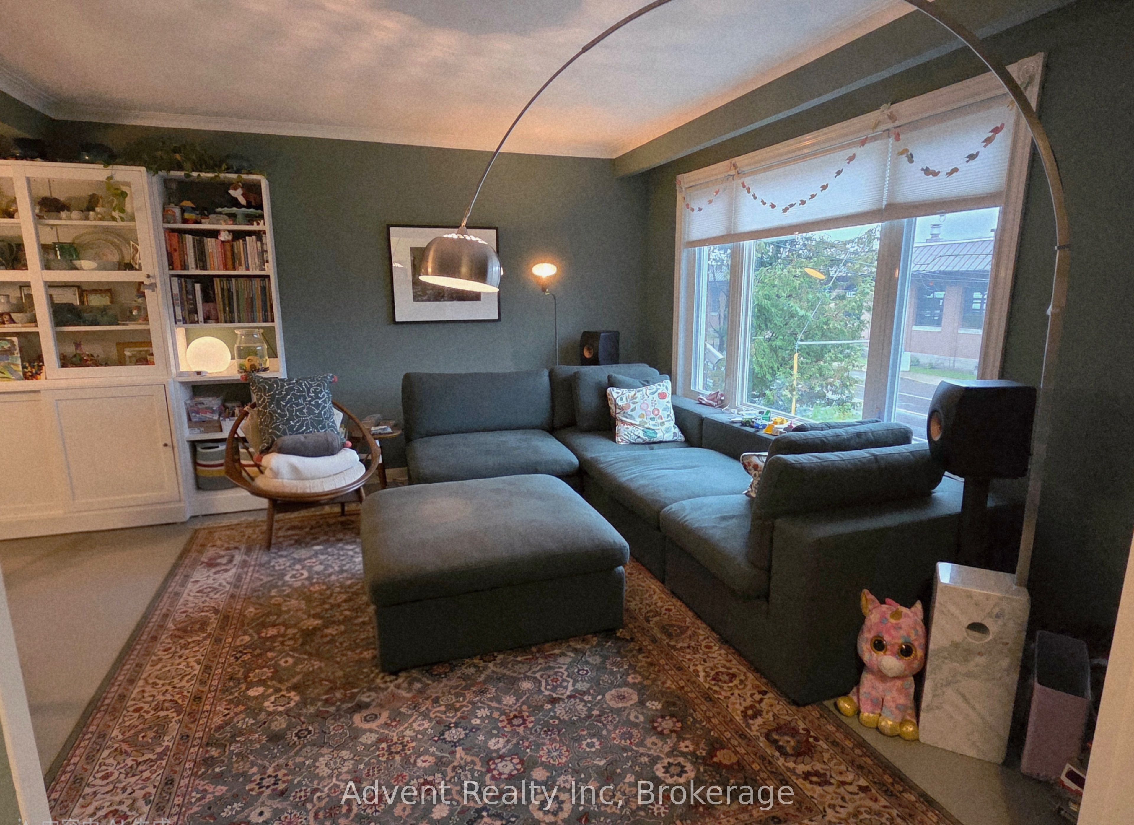 800 Davenport Road, Toronto, ON M6G 2B3 photo 2