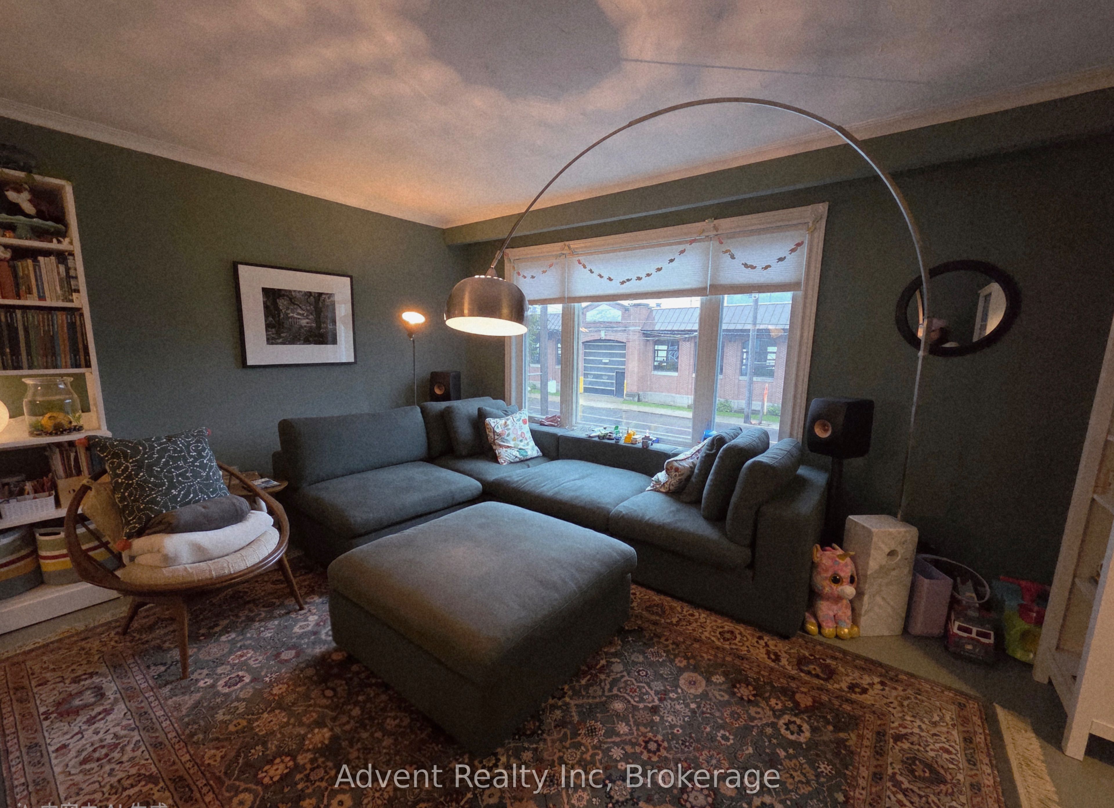 800 Davenport Road, Toronto, ON M6G 2B3 photo 3