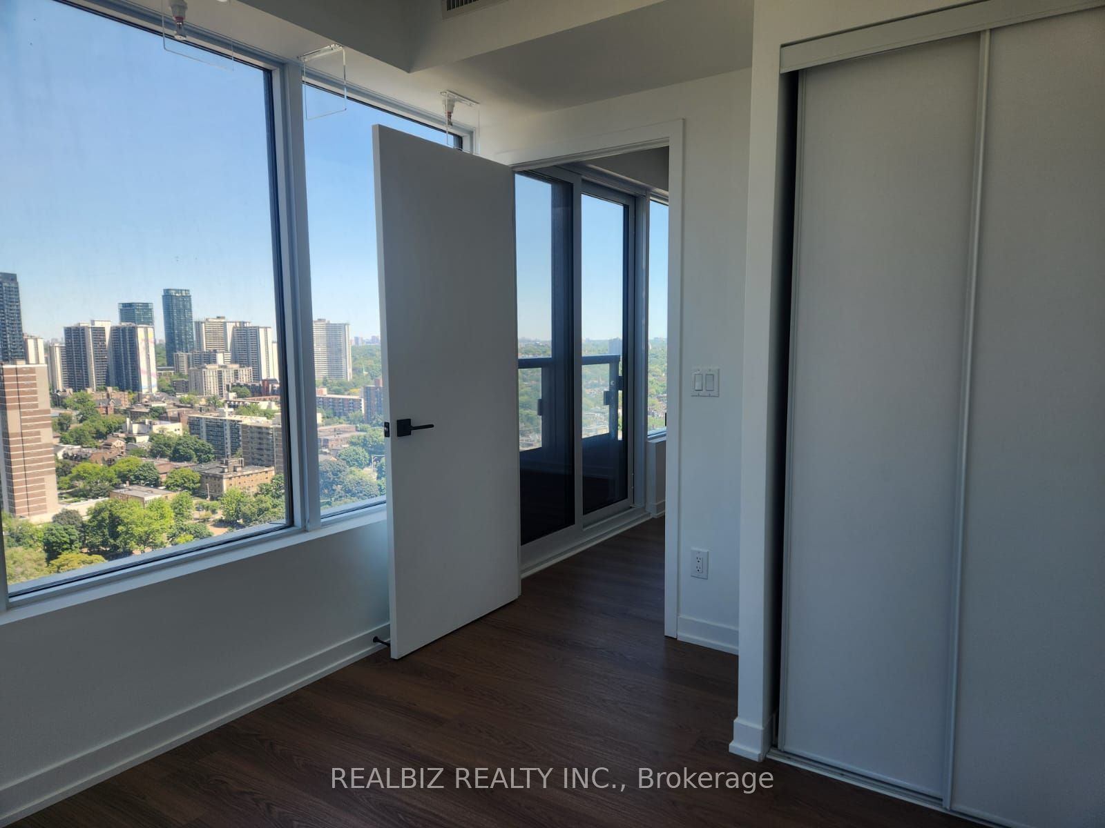 319 Jarvis Street 2906, Toronto, ON M5B 0C8