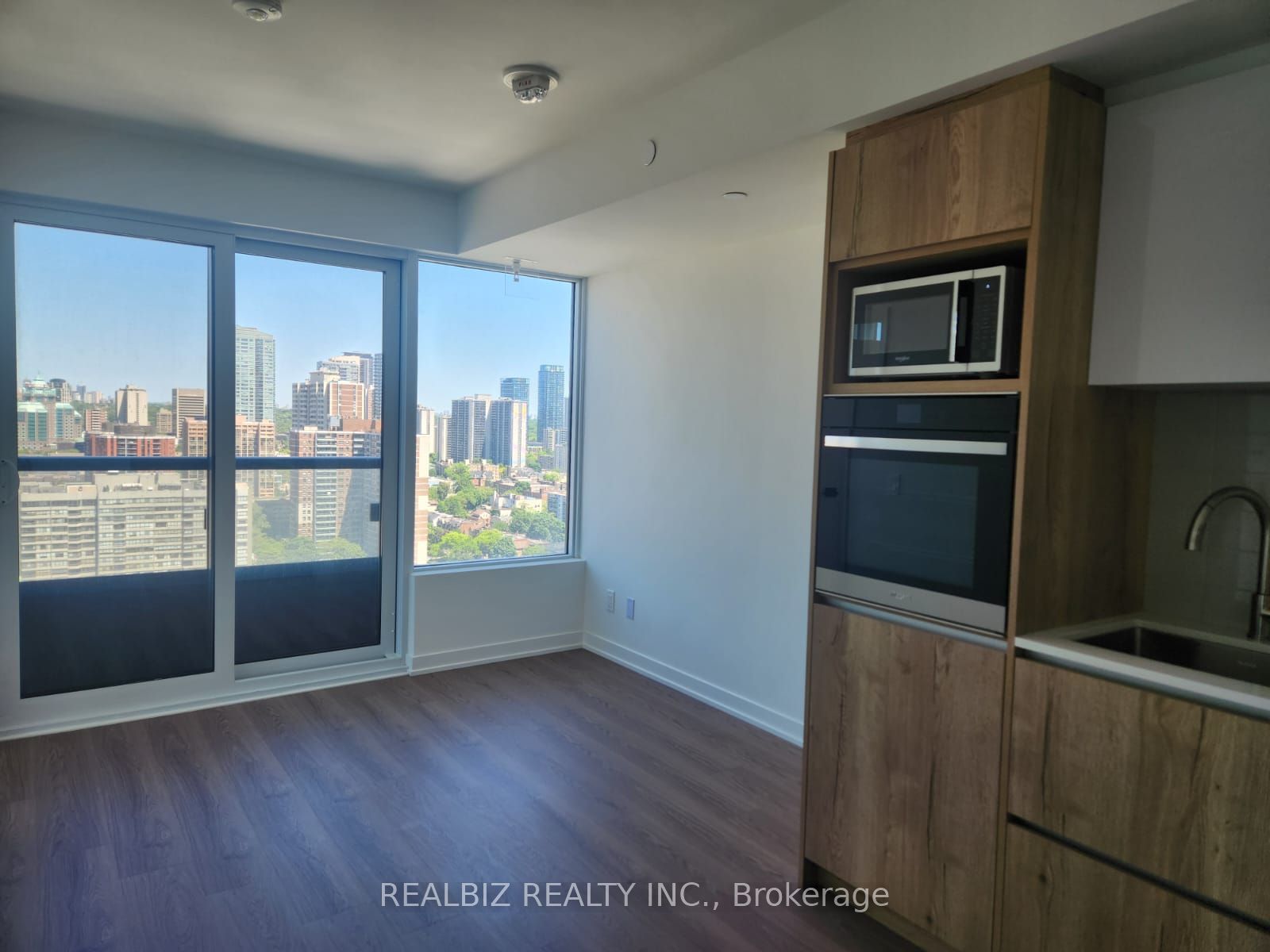 319 Jarvis Street 2906, Toronto, ON M5B 0C8 photo 4