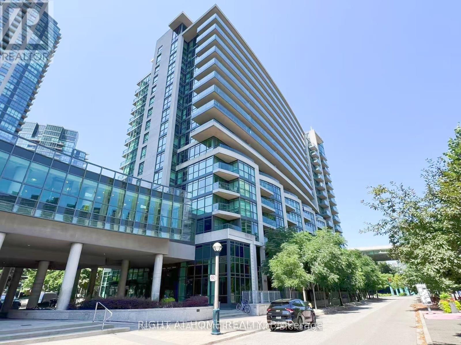 209 Fort York Boulevard S 656, Toronto, ON M5V 4A1 photo 2