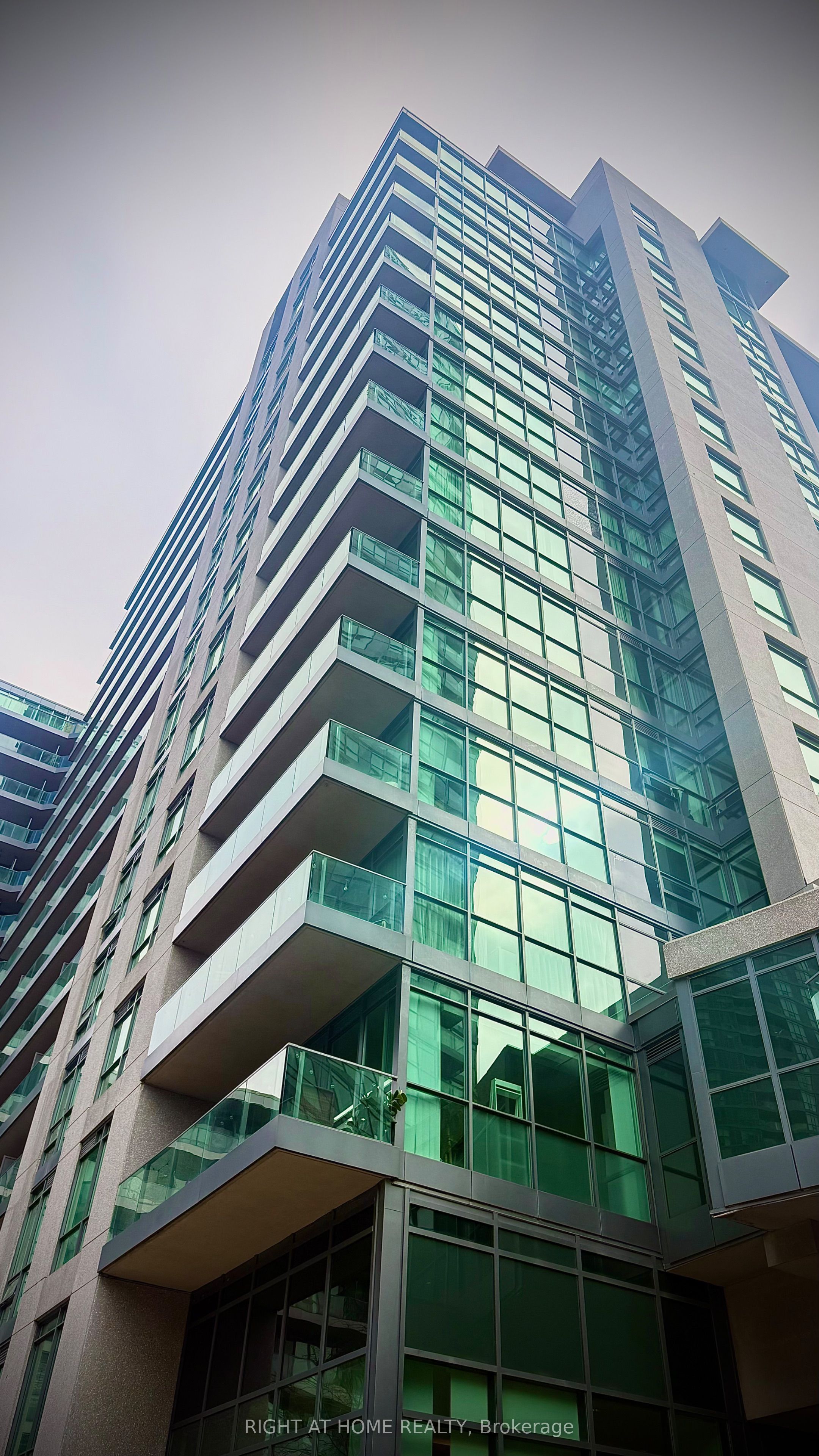 209 Fort York Boulevard S 656, Toronto, ON M5V 4A1 photo 3