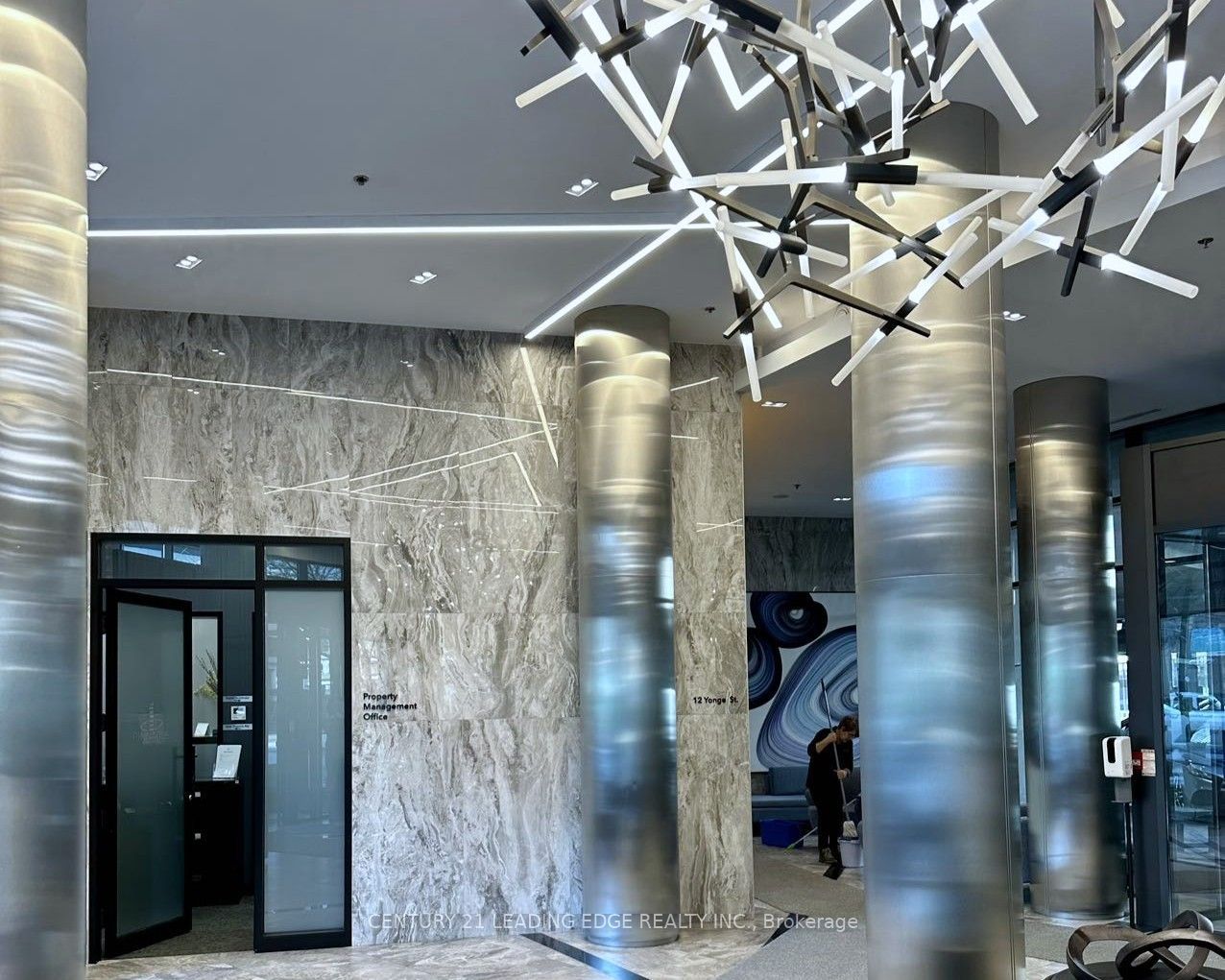 12 Yonge Street 2203, Toronto, ON M5E 1Z9 photo 3