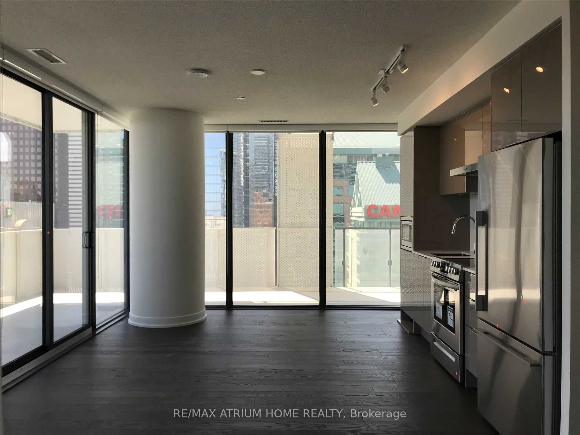 25 Richmond Street E 2105, Toronto, ON M5C 1N7 photo 5
