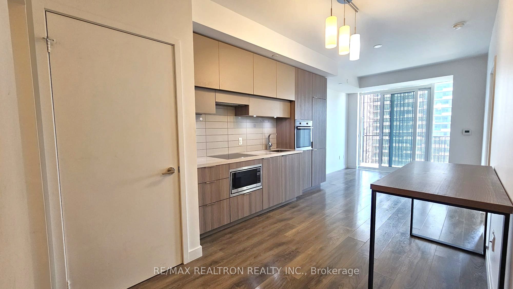 8 Eglinton Avenue 1201, Toronto, ON M4P 0C1 photo 3
