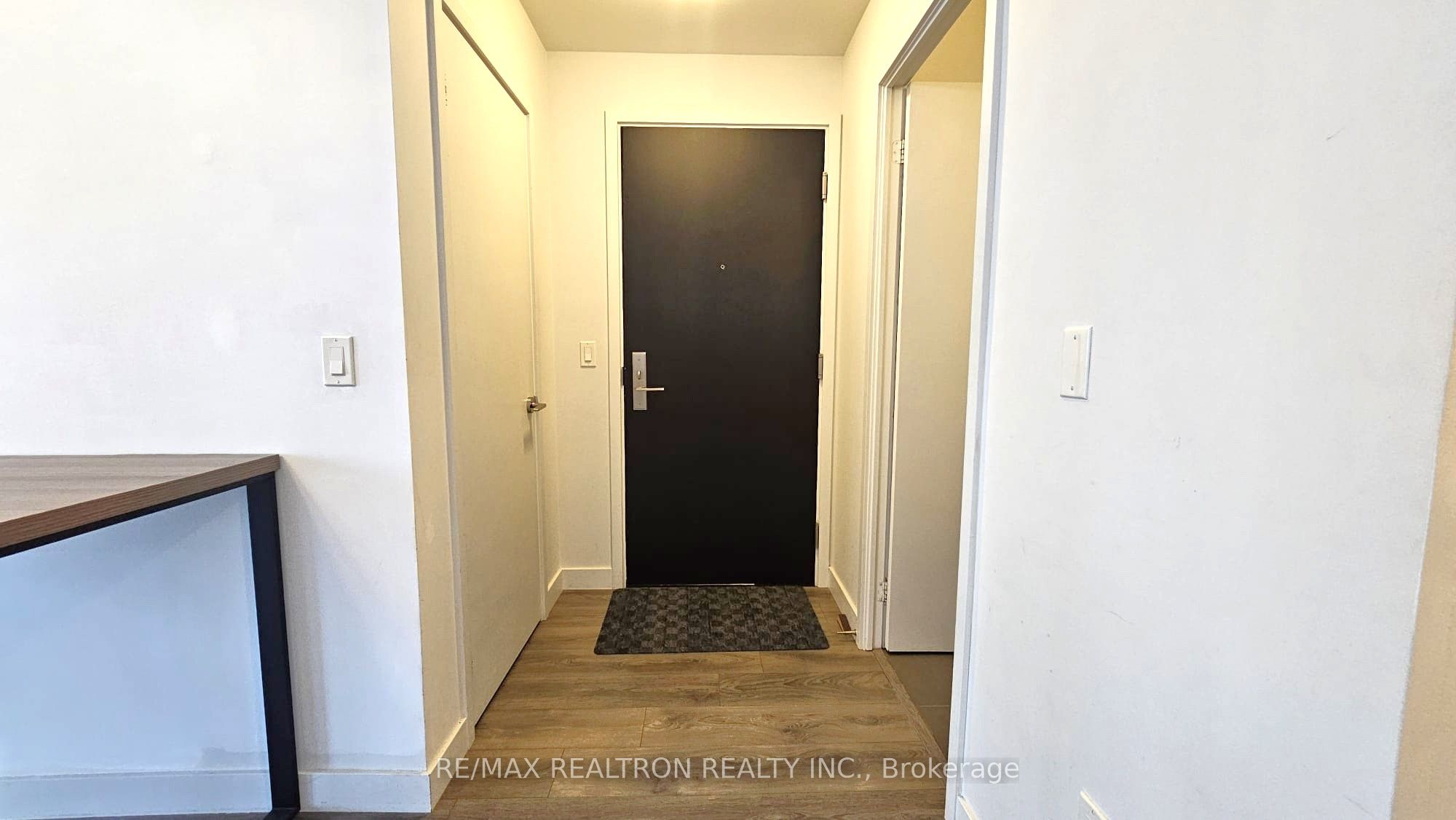 8 Eglinton Avenue 1201, Toronto, ON M4P 0C1 photo 5