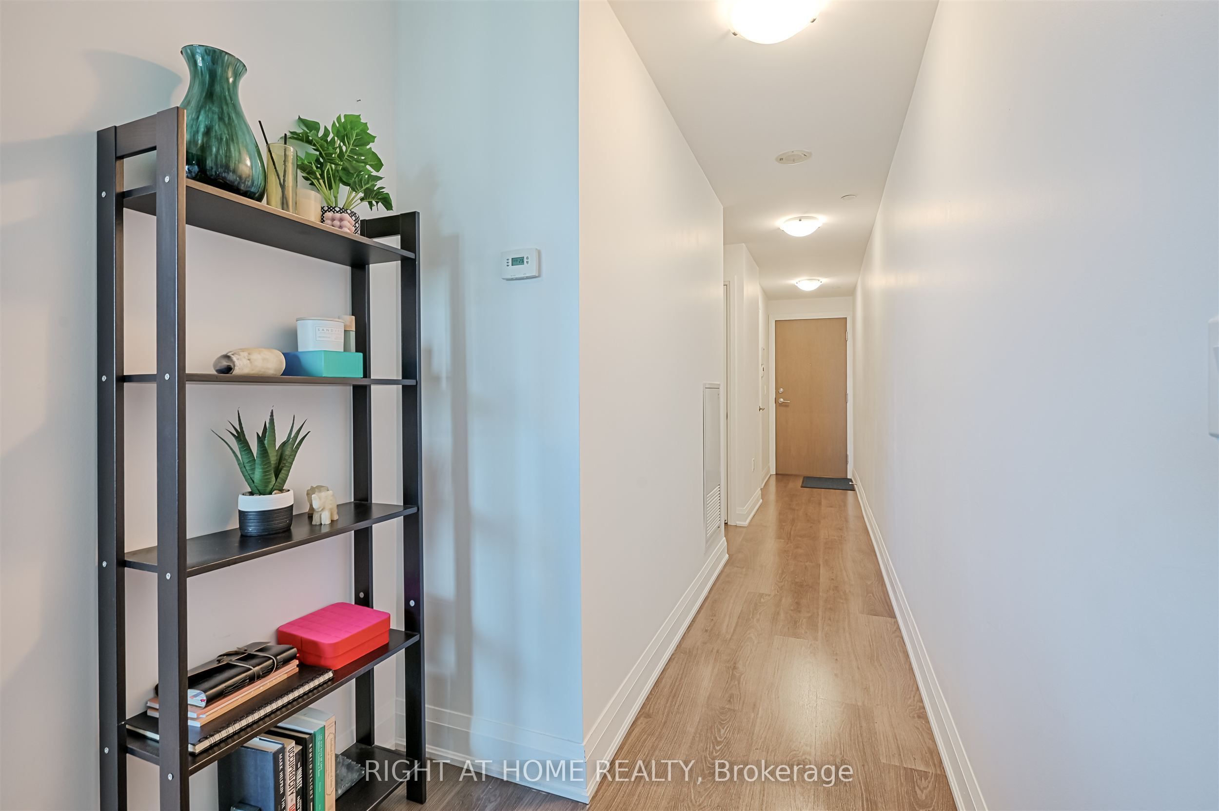 160 Vanderhoof Avenue 1018, Toronto, ON M4G 0B7 photo 4