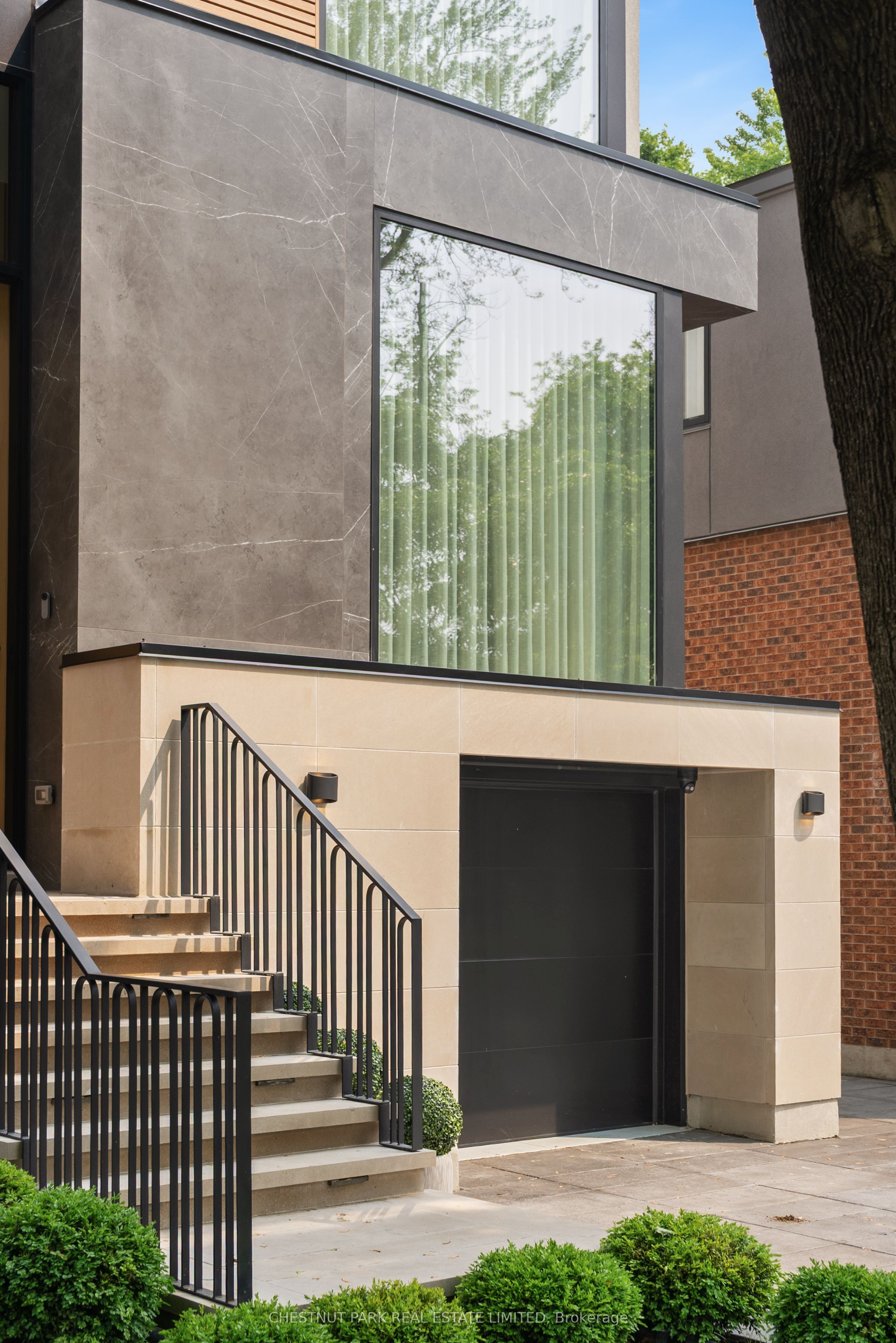 126 Sherwood Avenue, Toronto, ON M4P 2A7 photo 3