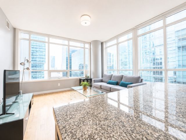 65 Bremner Boulevard 2805, Toronto, ON M5J 0A7 photo 3