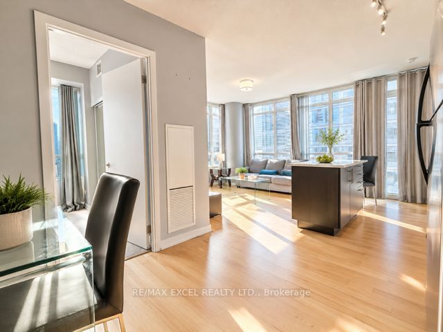 65 Bremner Boulevard 2805, Toronto, ON M5J 0A7 photo 5