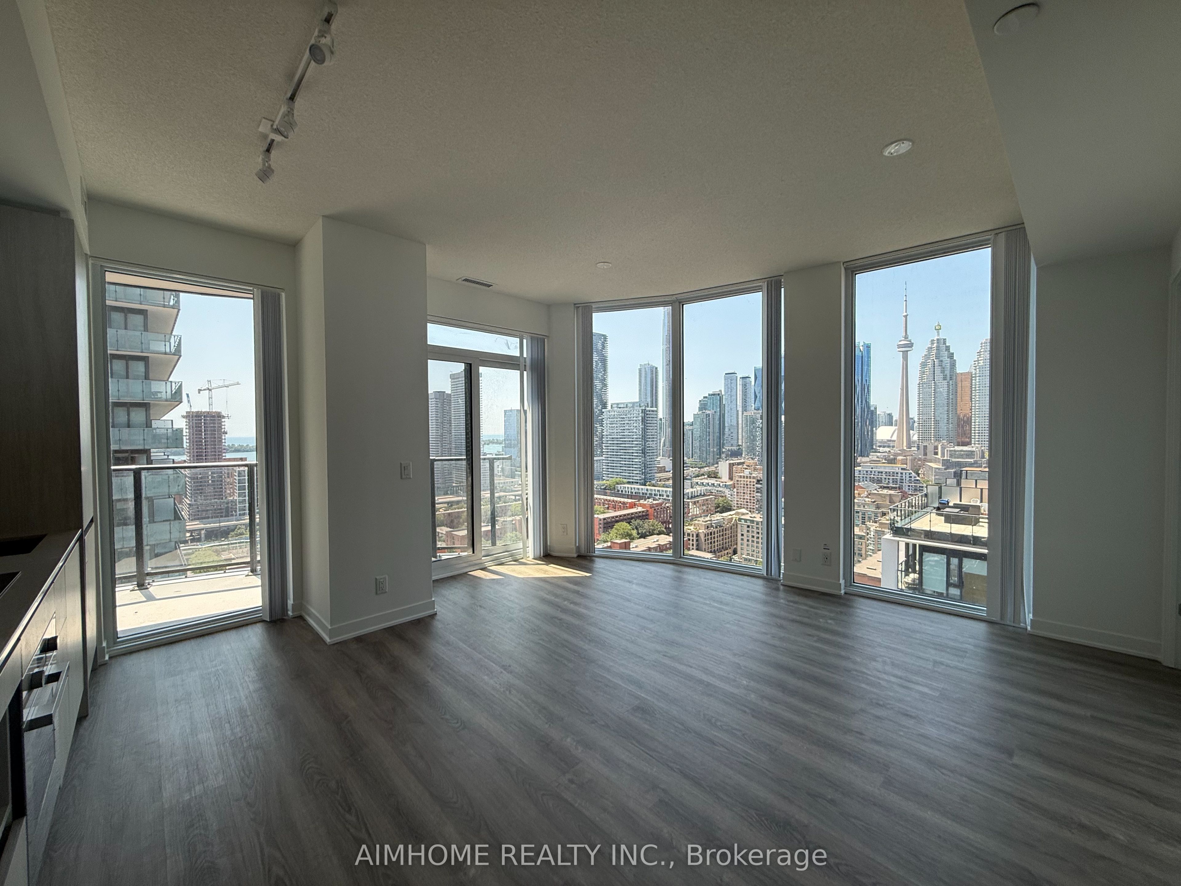 180 Front Street E 2910, Toronto, ON M5A 0A9 photo 2
