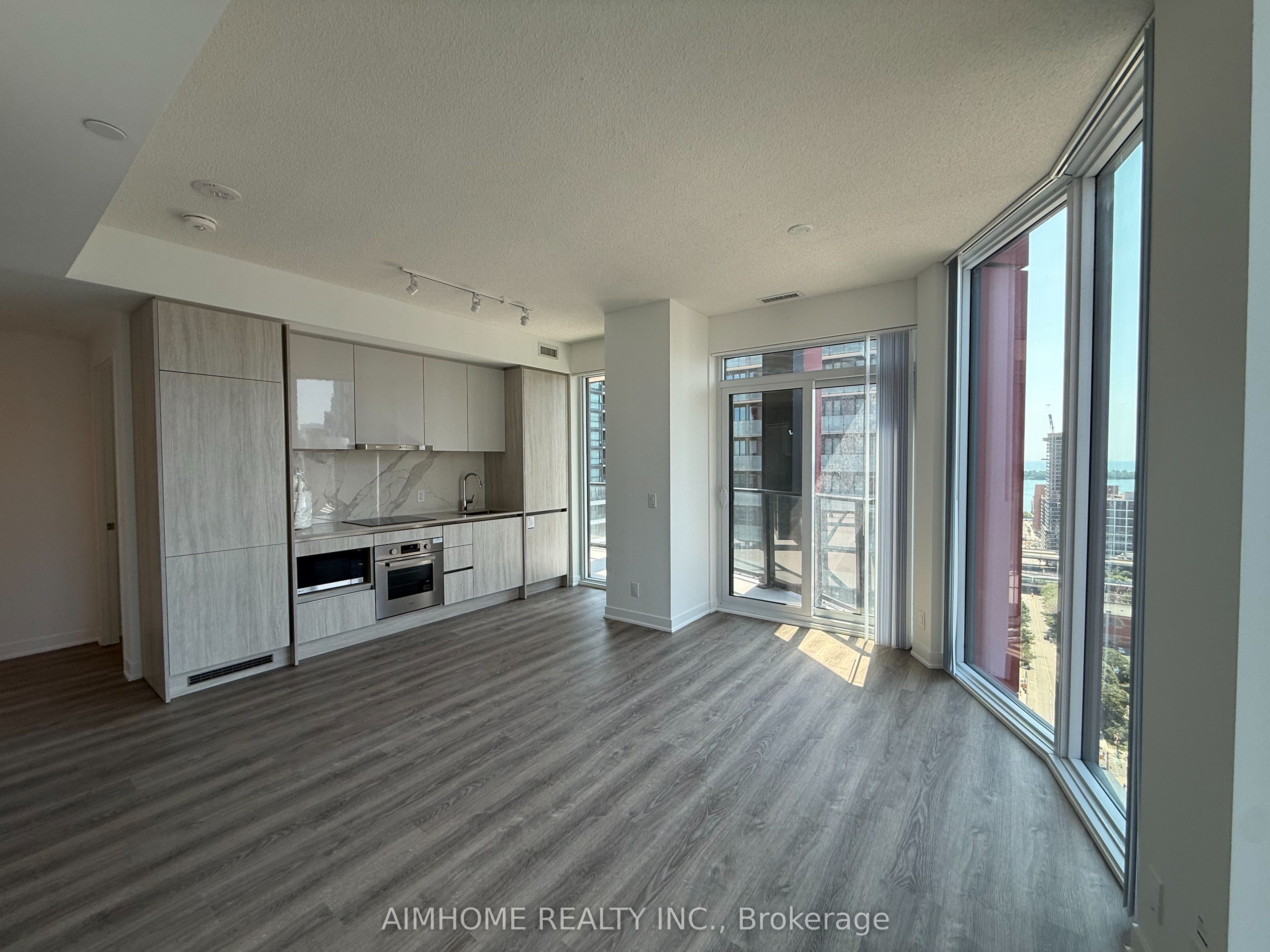 180 Front Street E 2910, Toronto, ON M5A 0A9 photo 4