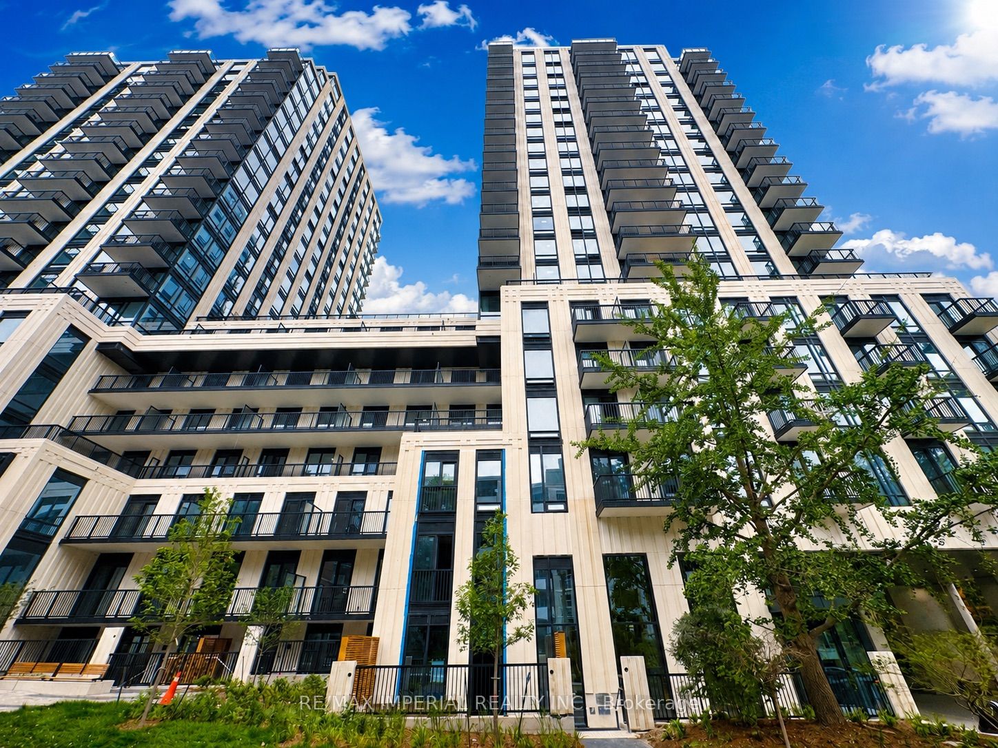 91 MONTCLAIR Avenue 801, Toronto, ON M5P 0B1