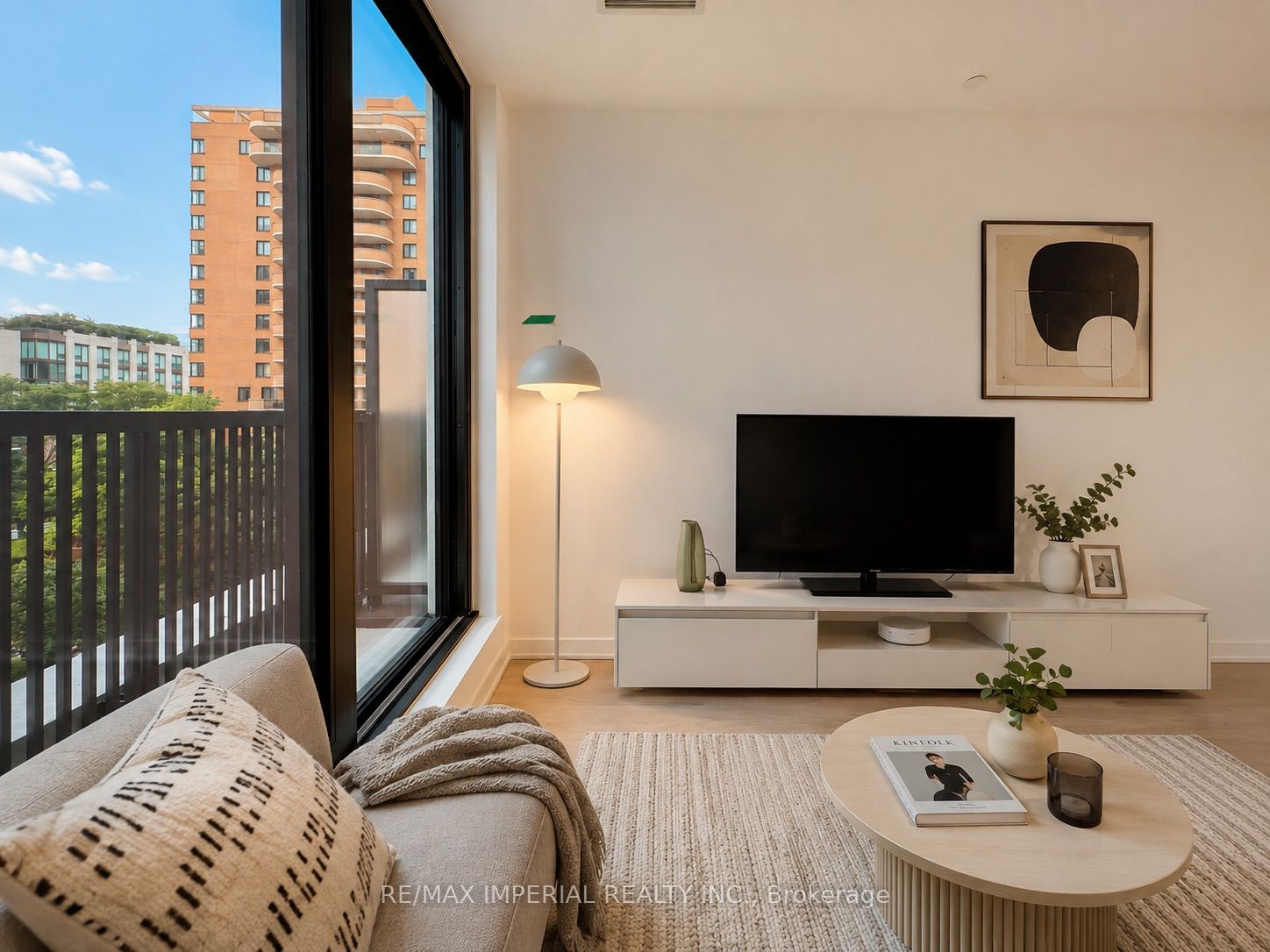 91 MONTCLAIR Avenue 801, Toronto, ON M5P 0B1 photo 2