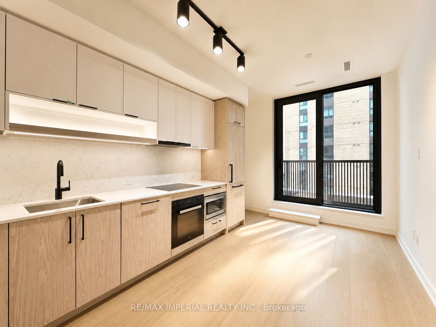 91 MONTCLAIR Avenue 801, Toronto, ON M5P 0B1 photo 4