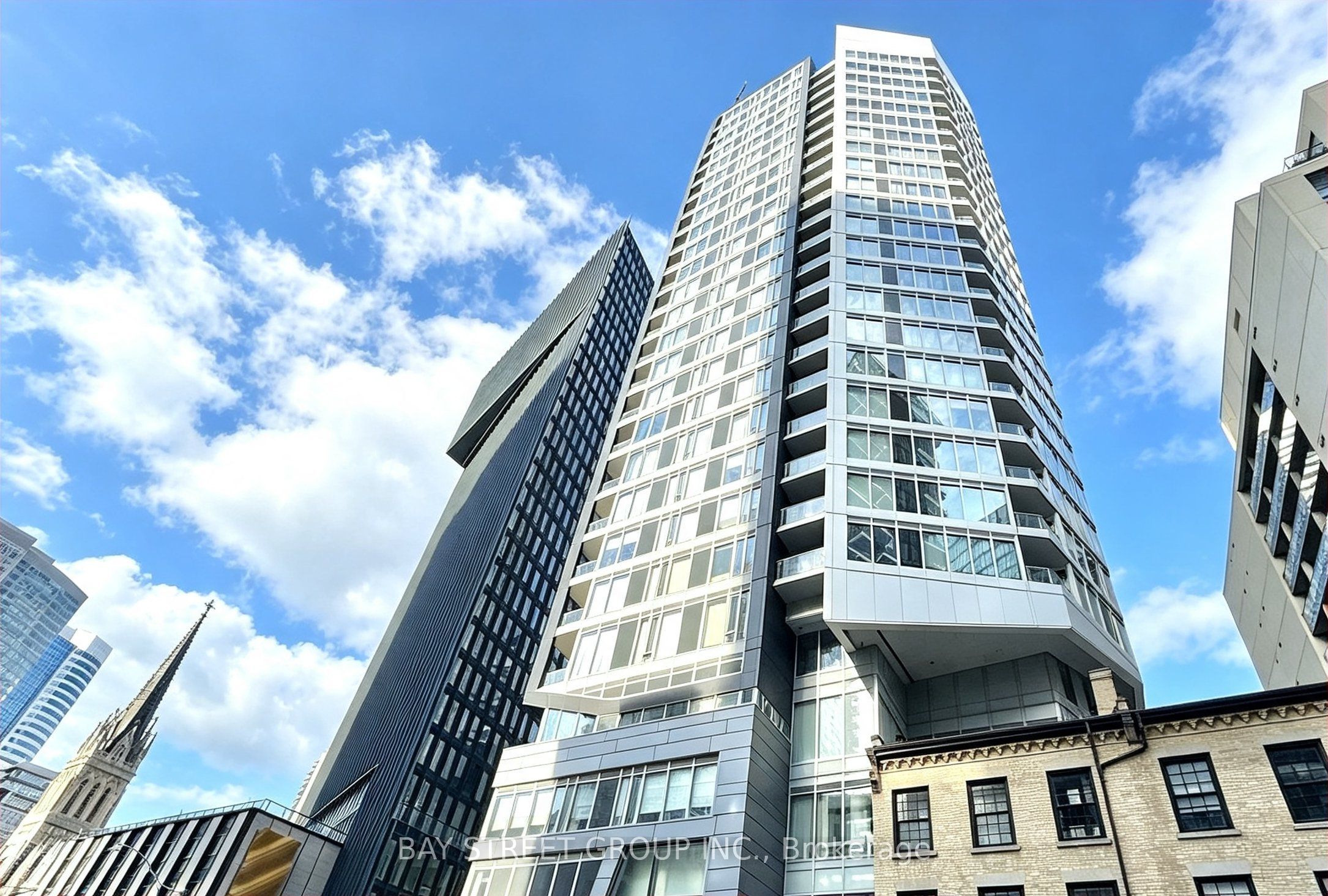 68 Shuter Street 1906, Toronto, ON M5B 1B4
