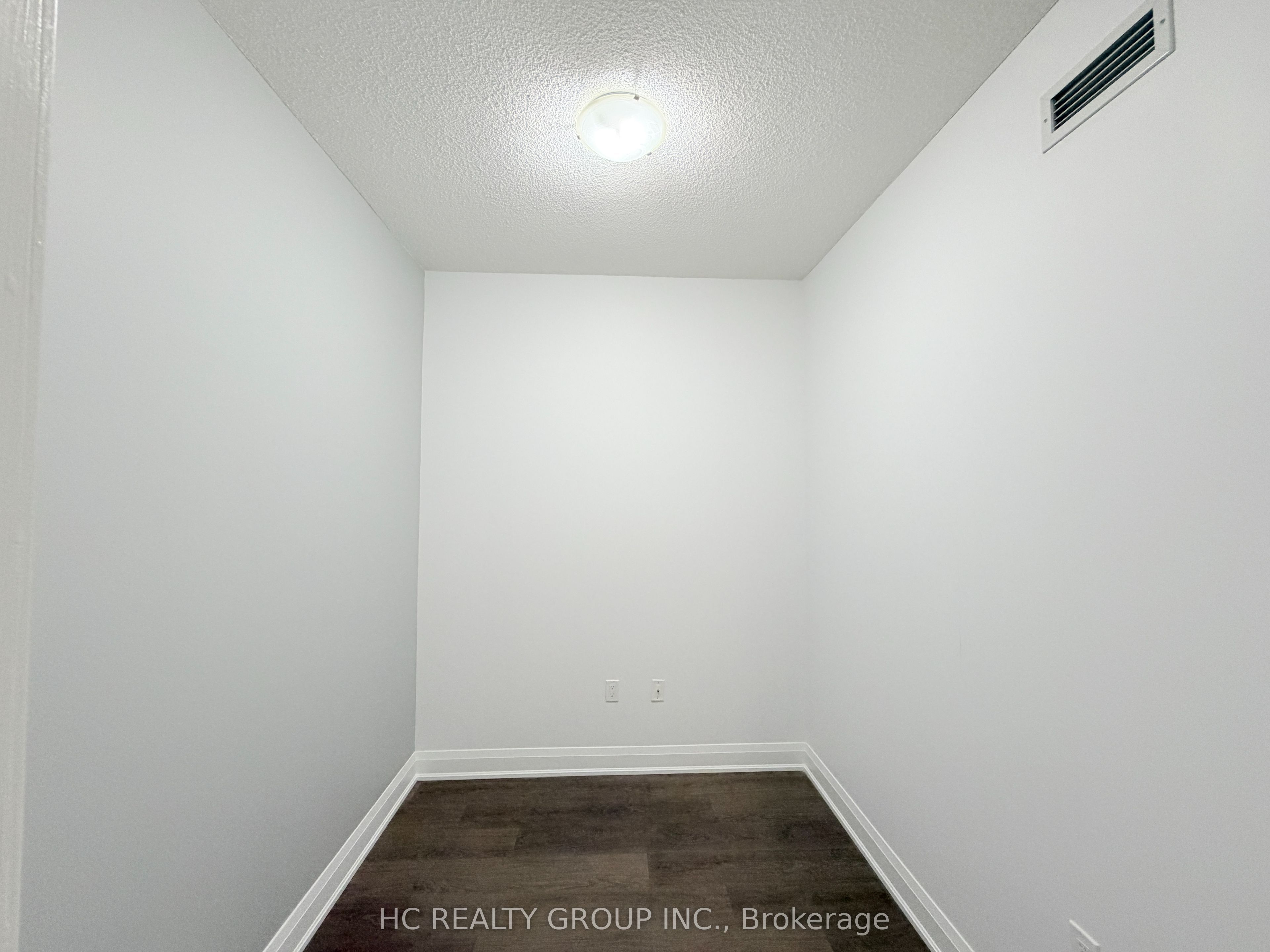 160 Vanderhoof Avenue 902, Toronto, ON M4G 0B7 photo 5