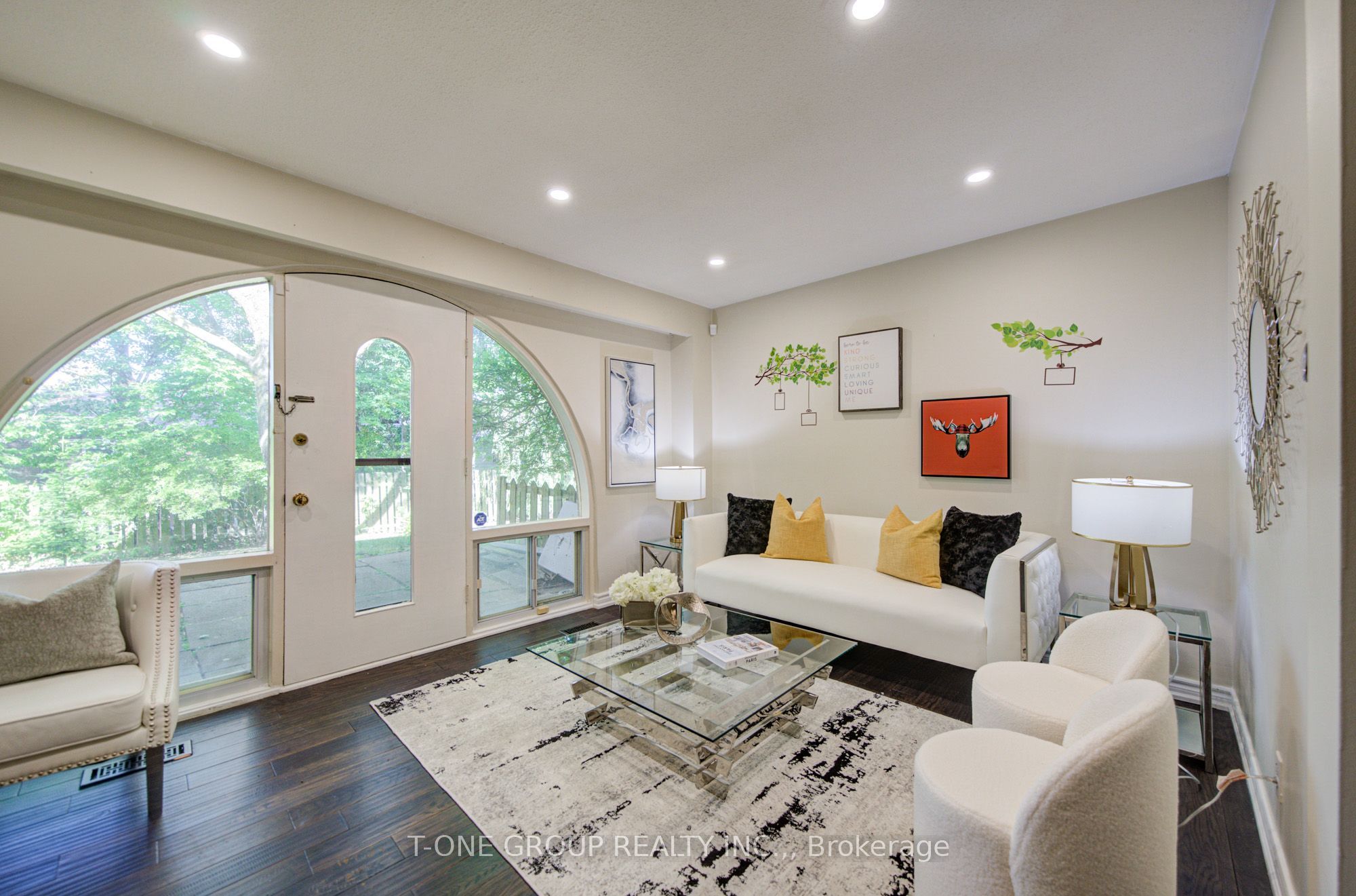 6 Esterbrooke Avenue 94, Toronto, ON M2J 2C2
