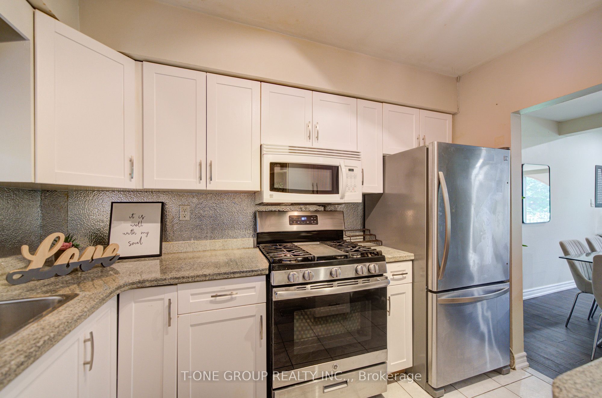 6 Esterbrooke Avenue 94, Toronto, ON M2J 2C2 photo 5