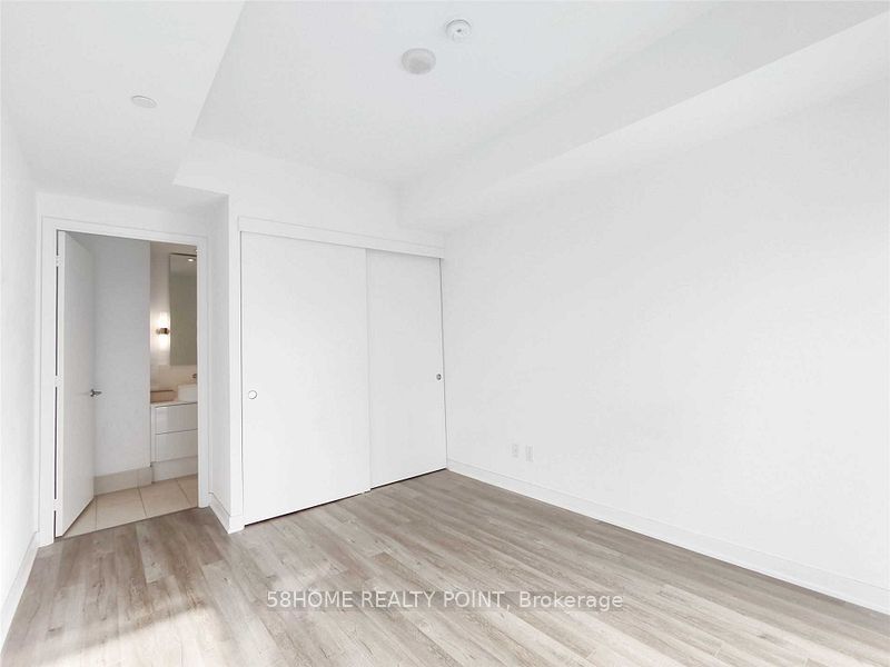 185 Roehampton Avenue 1901, Toronto, ON M4P 1R4 photo 4