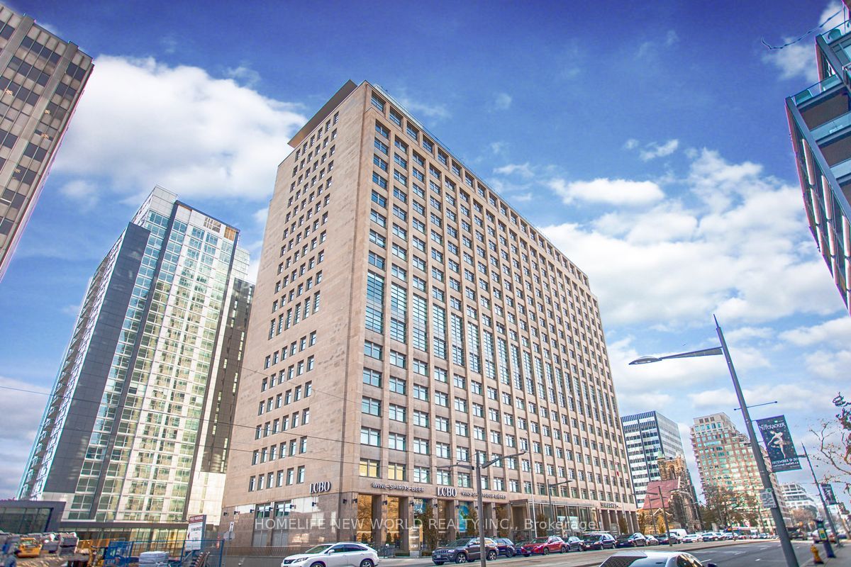 111 St Clair Avenue W 1421, Toronto, ON M4V 1N5