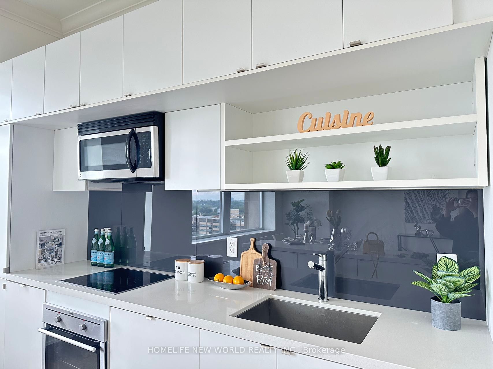111 St Clair Avenue W 1421, Toronto, ON M4V 1N5 photo 3