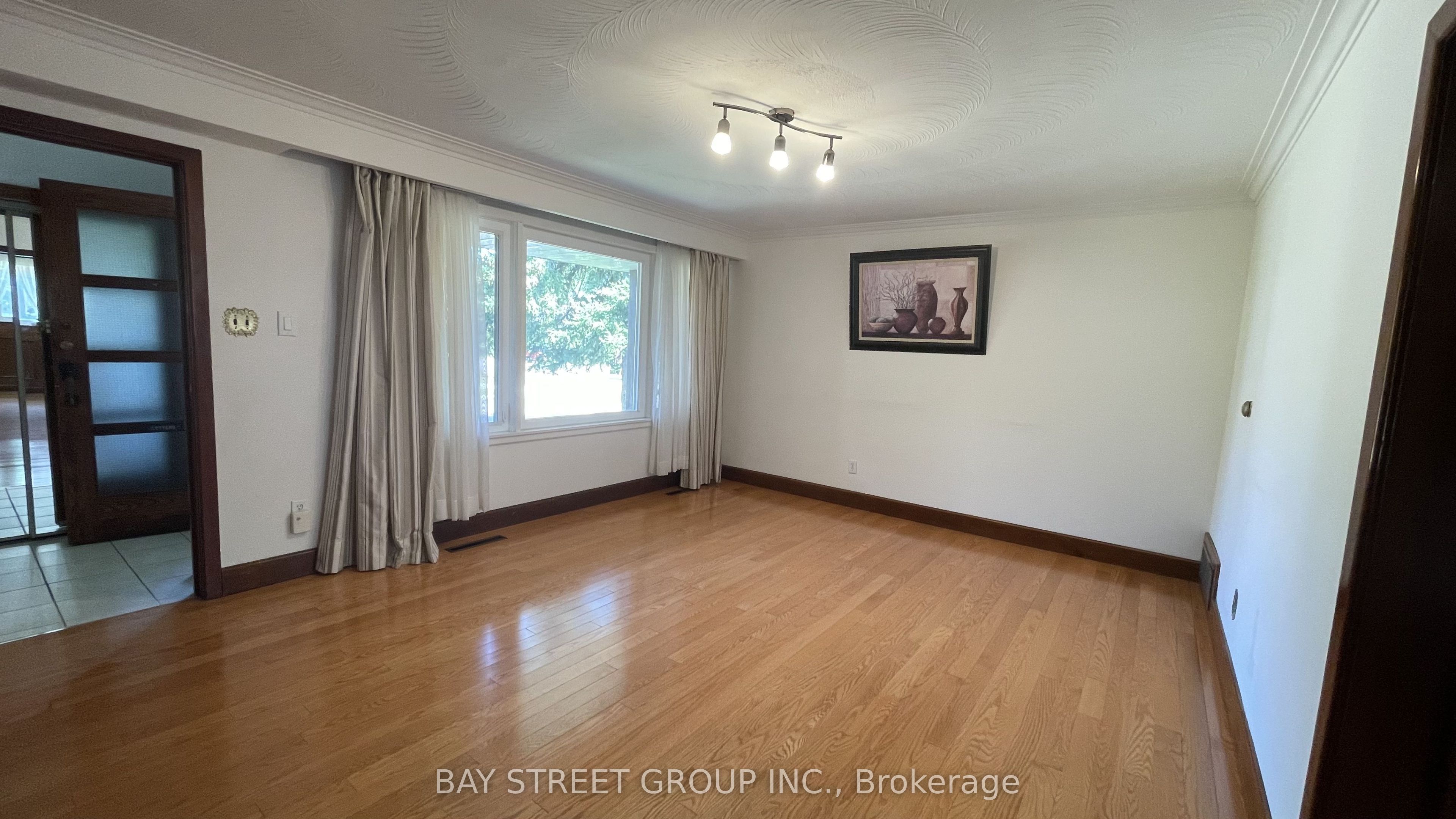 260 Moore Park Avenue, Toronto, ON M2M 1N6 photo 3