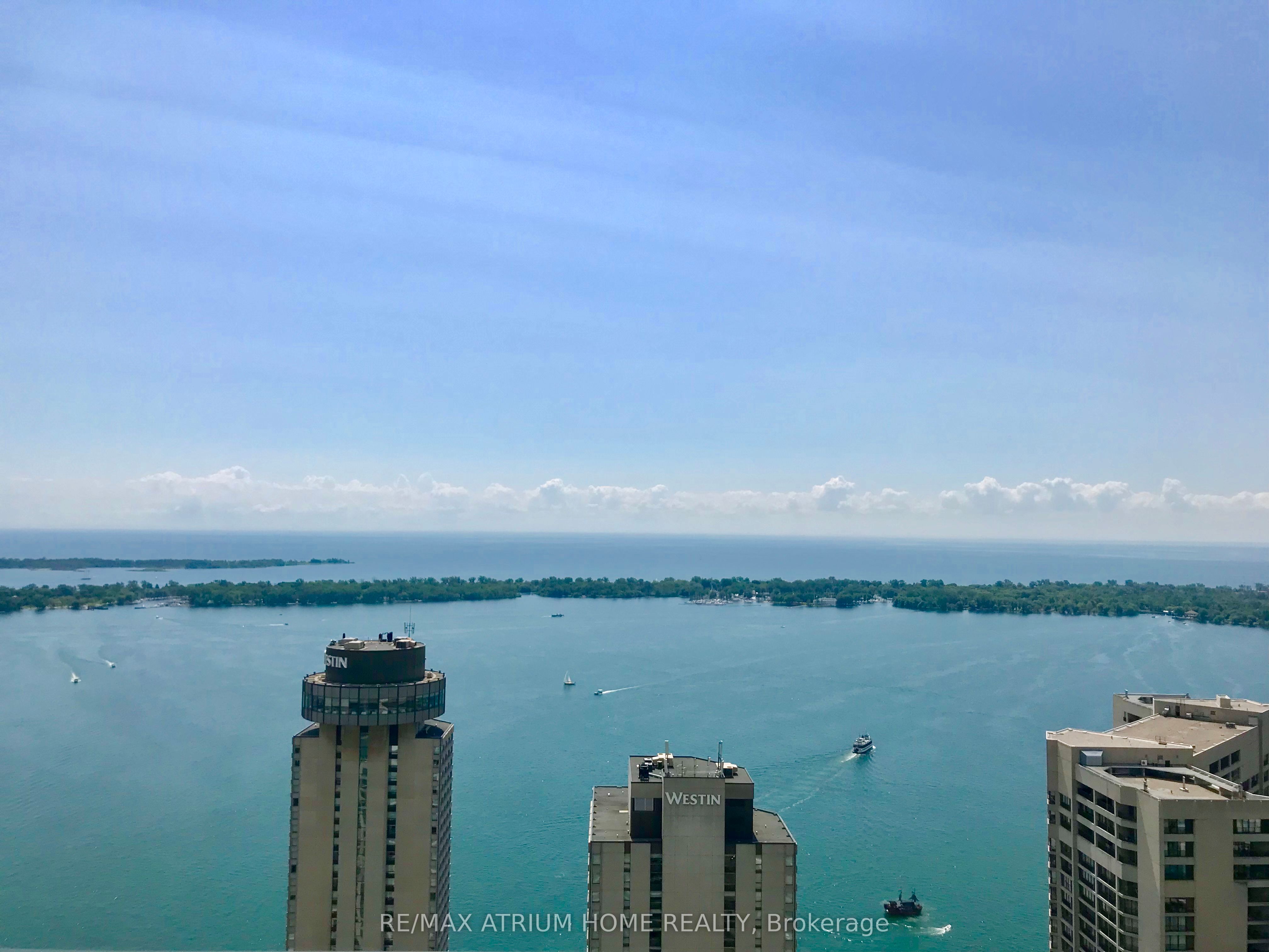33 Bay Street 4905, Toronto, ON M5J 2Z3