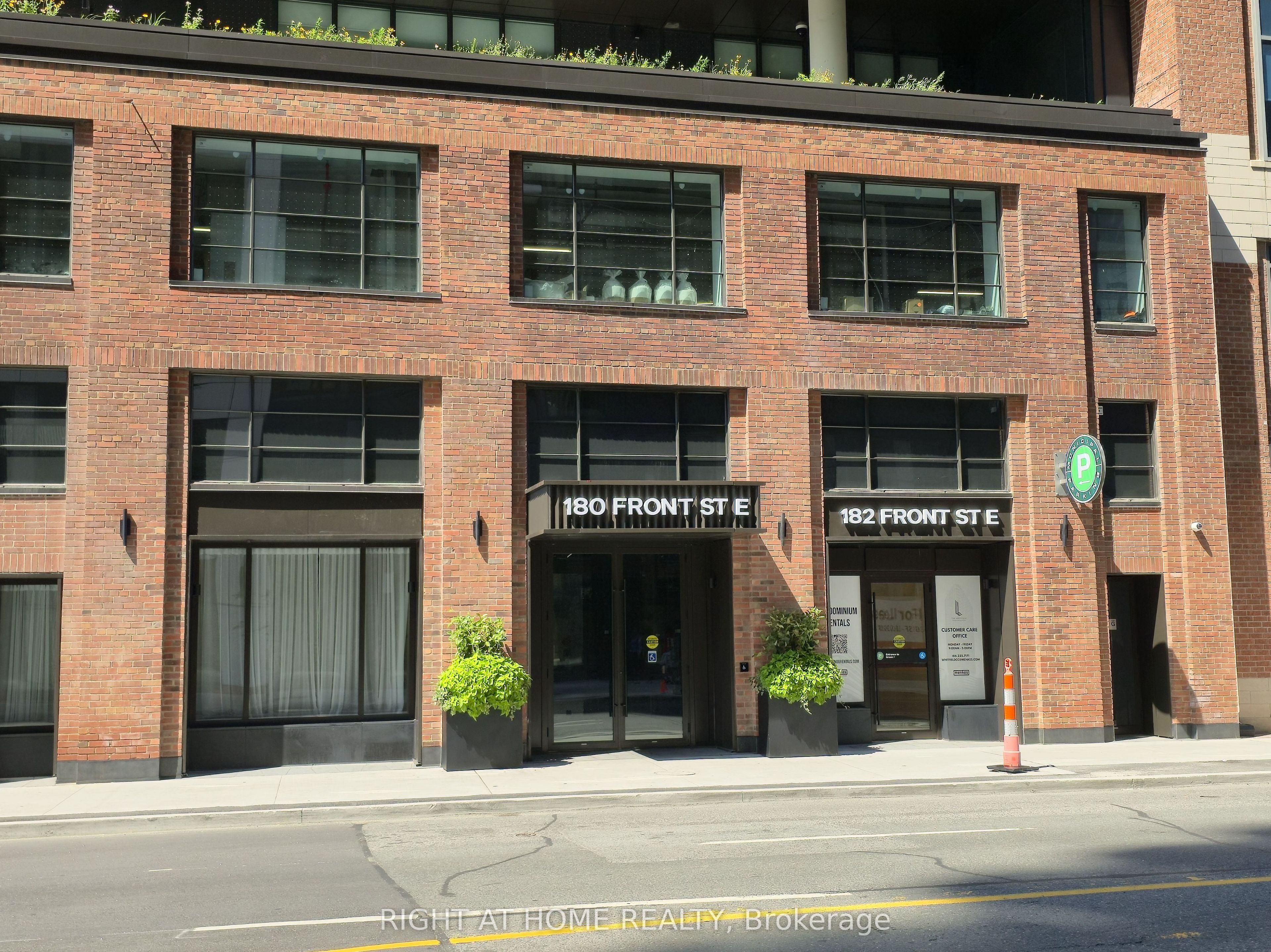 180 Front Street E 4209, Toronto, ON M5A 0A9 photo 2