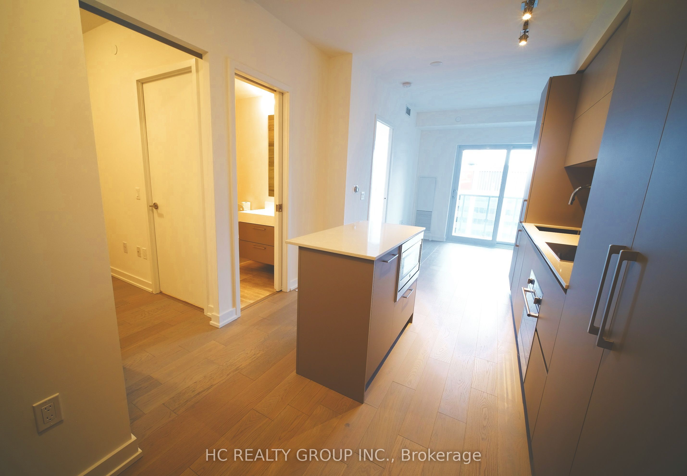 1 Yorkville Ave 4512 Avenue, Toronto, ON M4W 0B1 photo 3