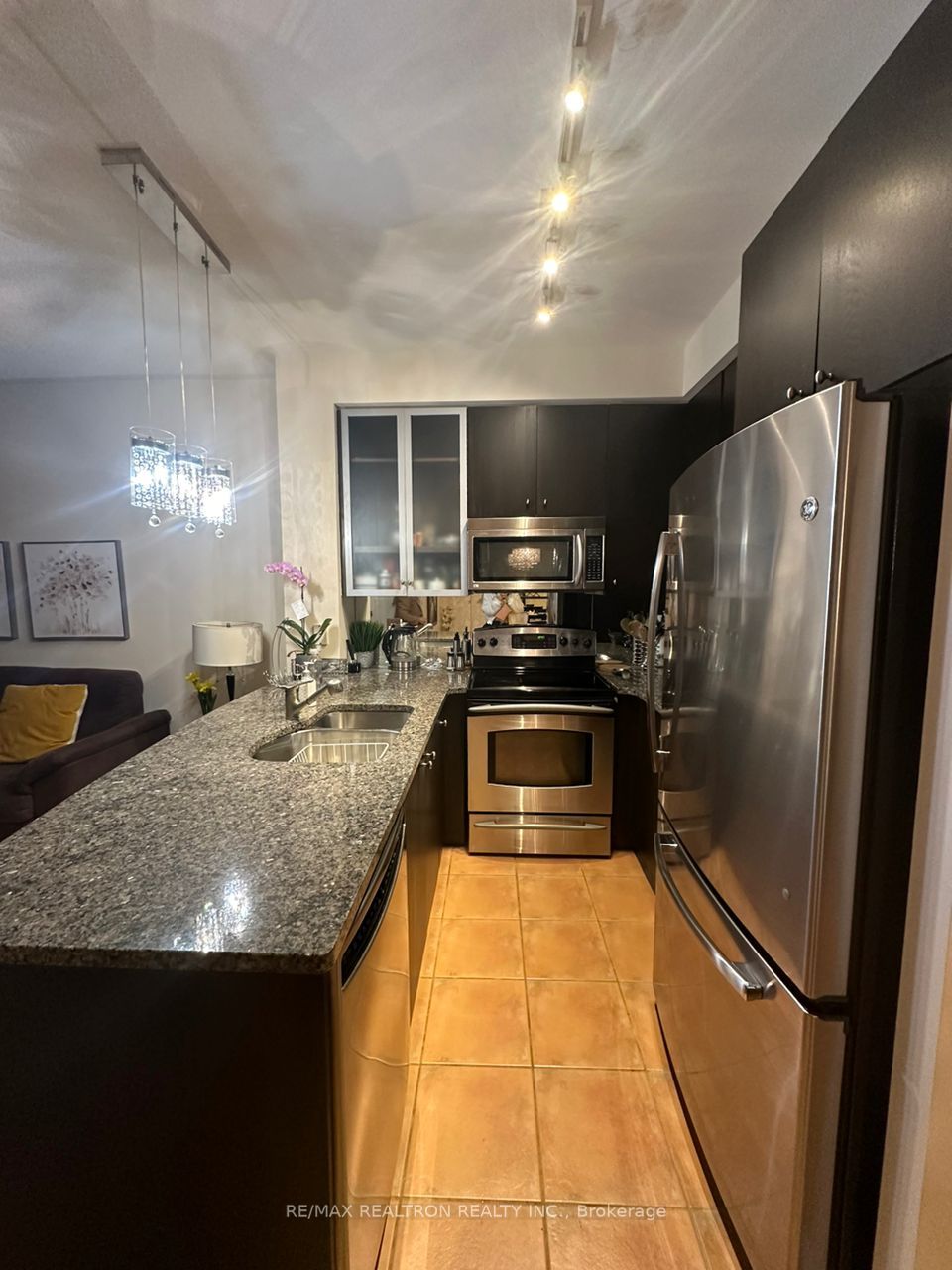 18 Yorkville Avenue 1601, Toronto, ON M4W 3Y8 photo 5