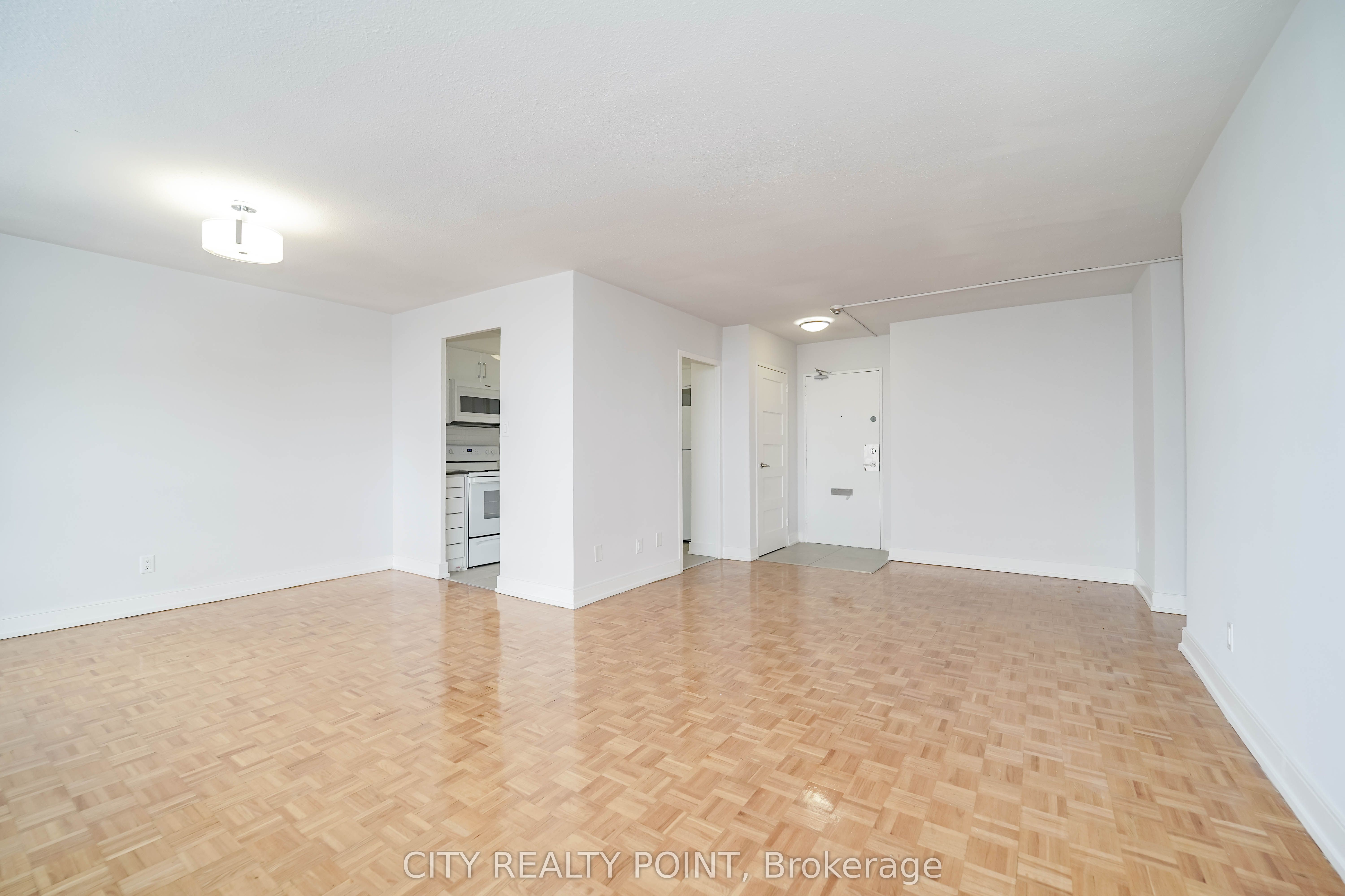 6200 Bathurst Street 1008, Toronto, ON M2R 2A3 photo 3