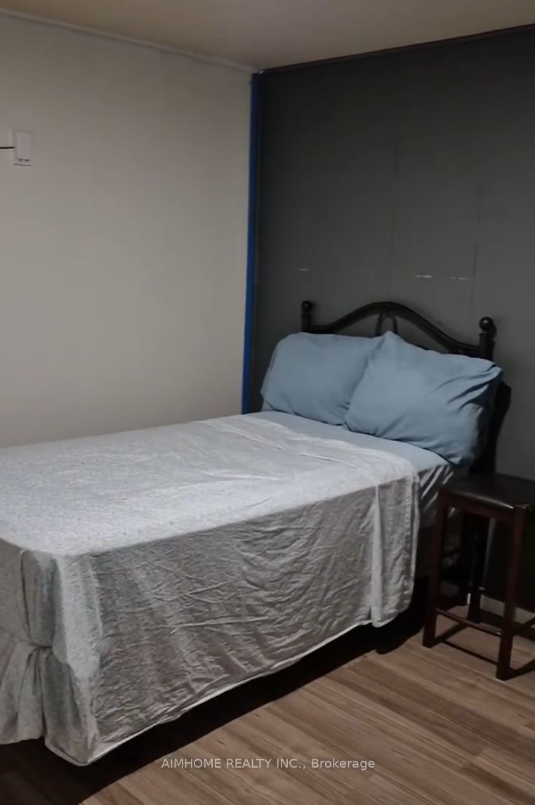 256 Patricia Avenue Lower, Toronto, ON M2M 1J8 photo 5