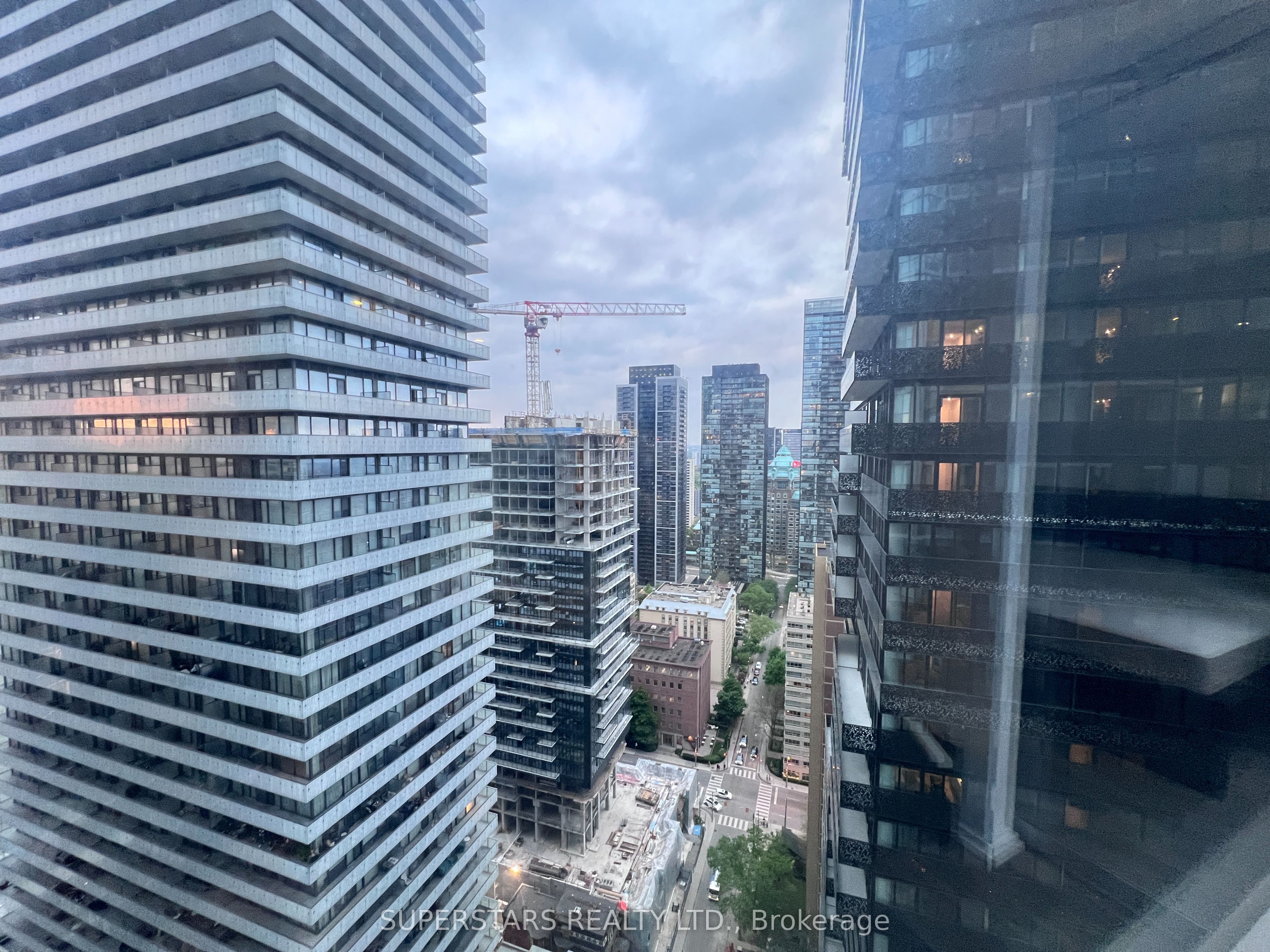 45 Charles Street E 3509, Toronto, ON M4Y 0B8