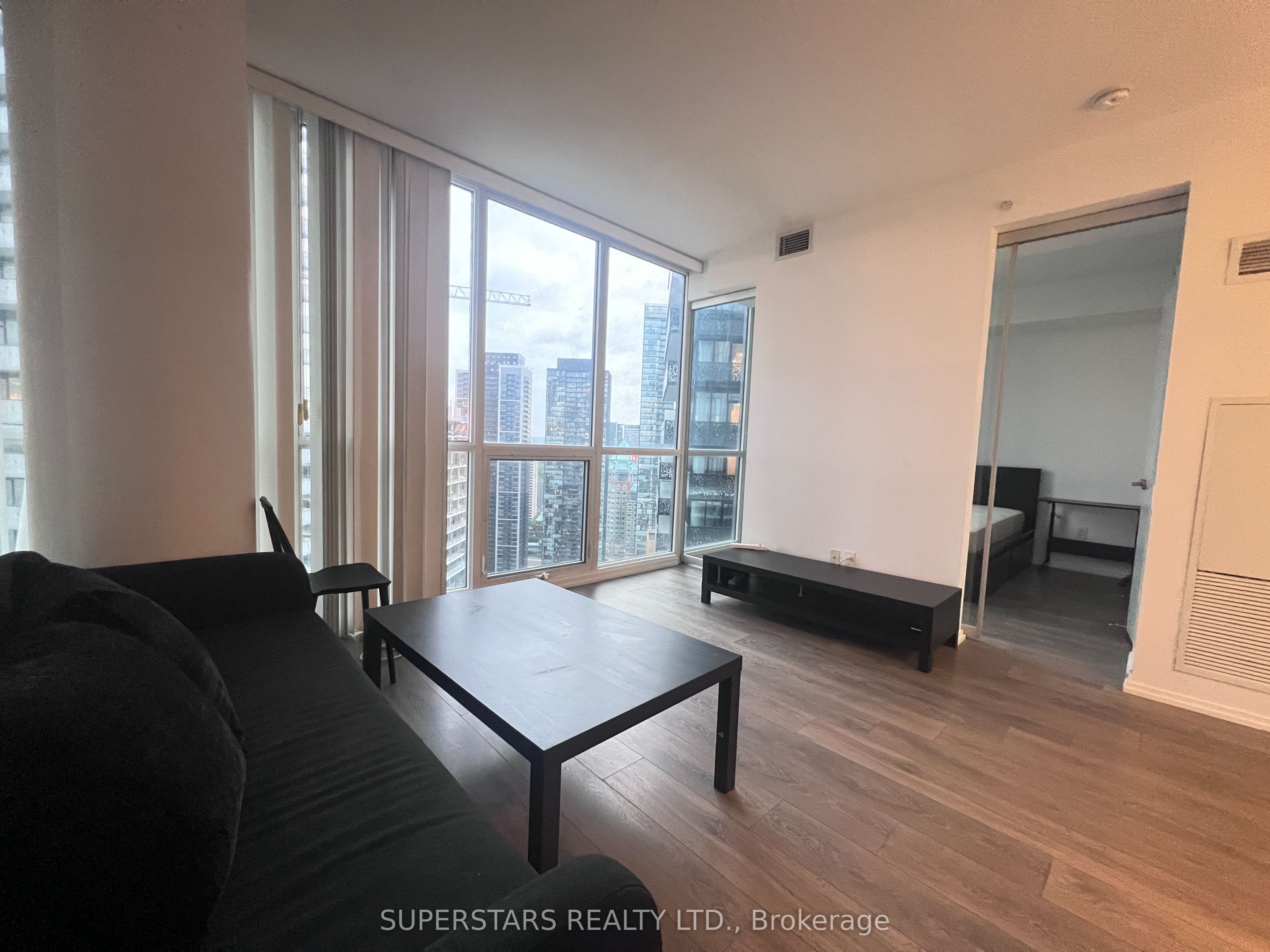 45 Charles Street E 3509, Toronto, ON M4Y 0B8 photo 5