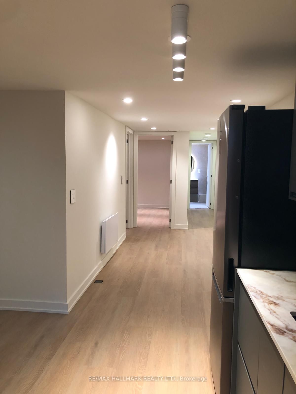 687 Bloor Street W Basement, Toronto, ON M6G 1L3 photo 3