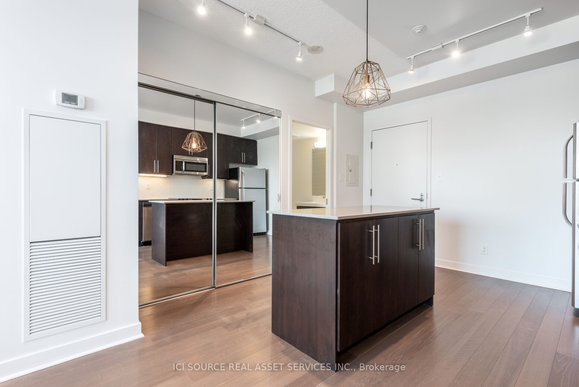 1169 Queen Street W 509, Toronto, ON M6J 1J4 photo 3