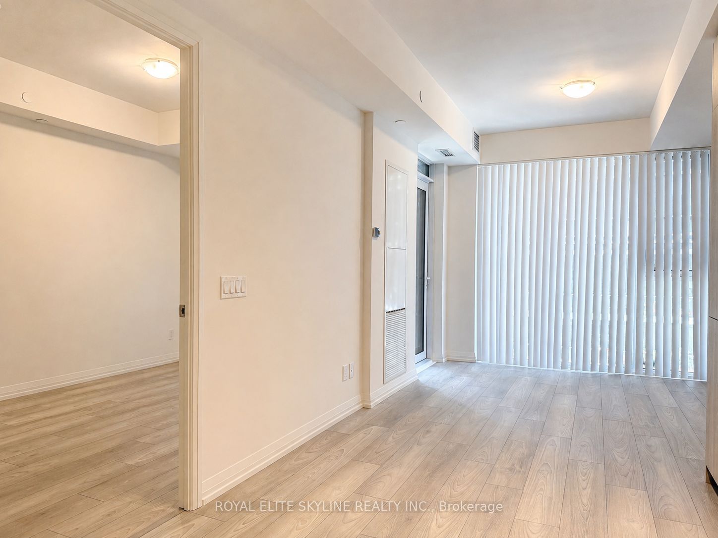400 King Street W 621, Toronto, ON M5V 0X8 photo 2