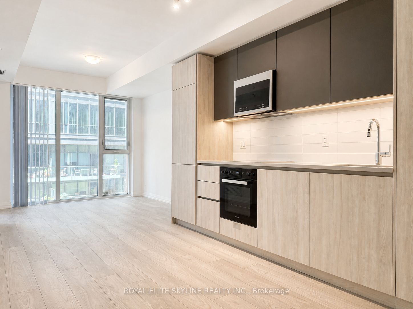 400 King Street W 621, Toronto, ON M5V 0X8 photo 4