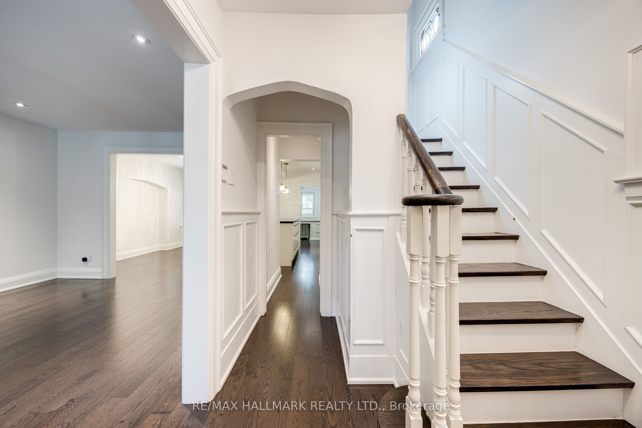 15 Mcnairn Avenue, Toronto, ON M5M 2H4 photo 2