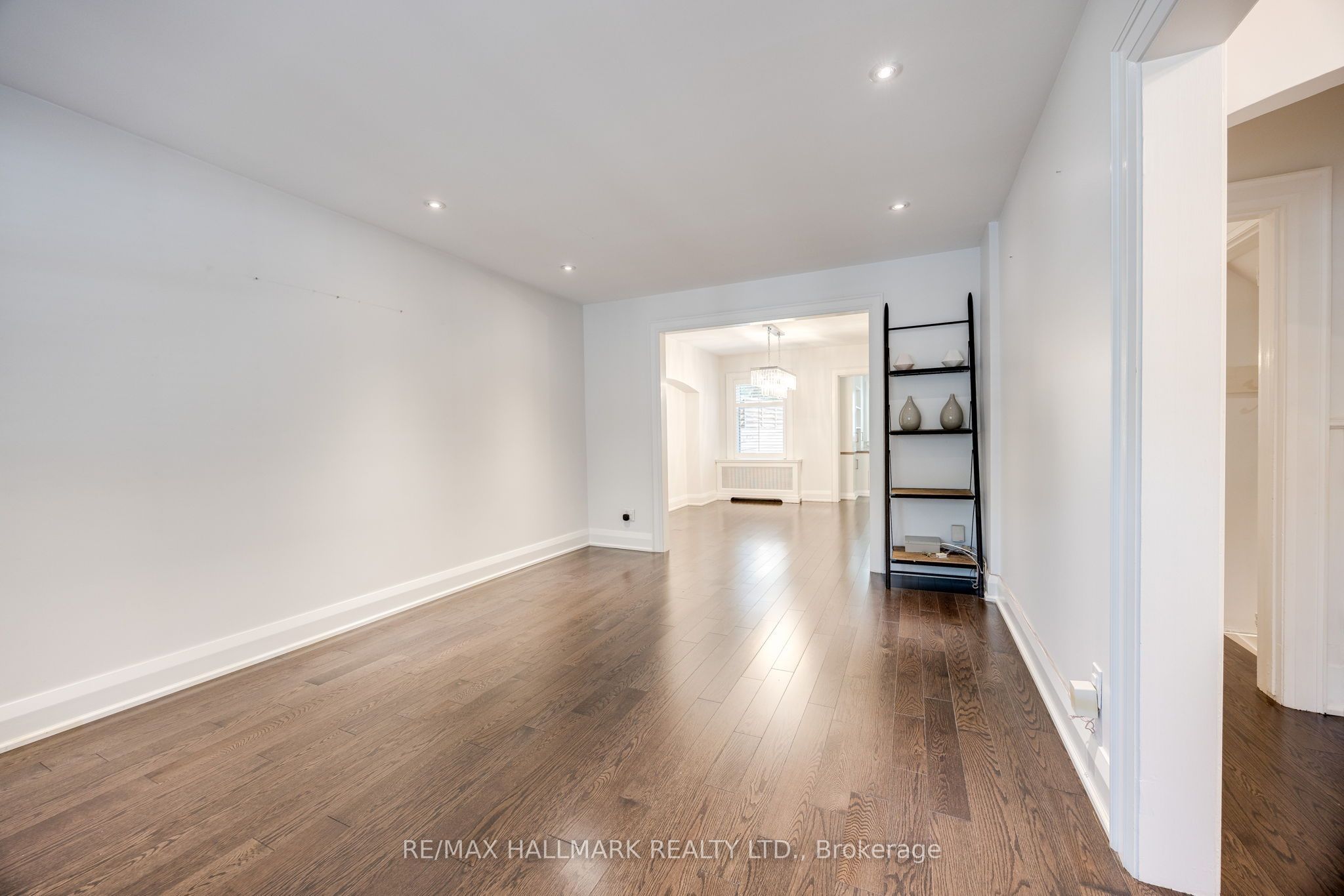 15 Mcnairn Avenue, Toronto, ON M5M 2H4 photo 4