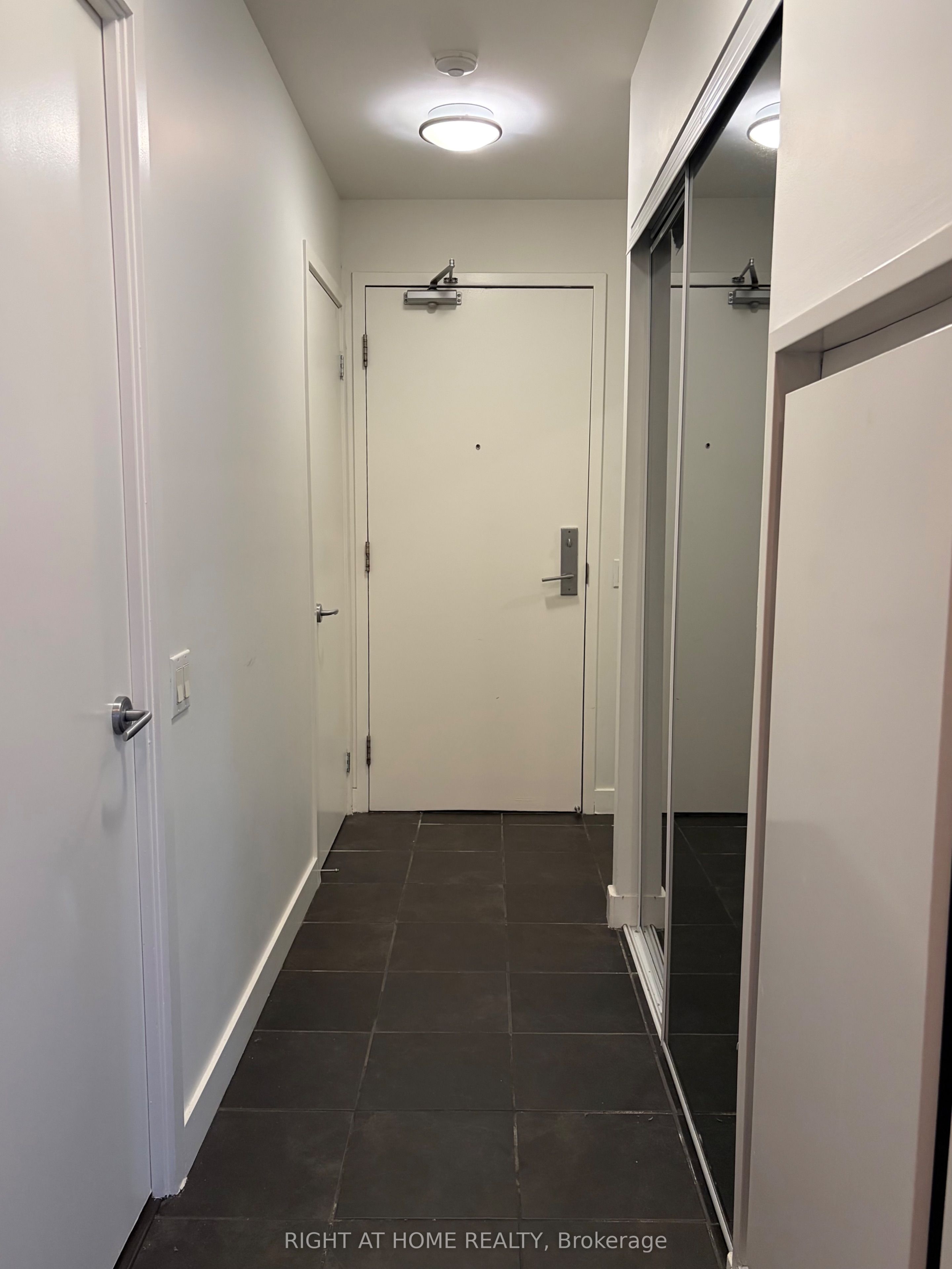 38 Niagara Street 304, Toronto, ON M5V 3X1 photo 4