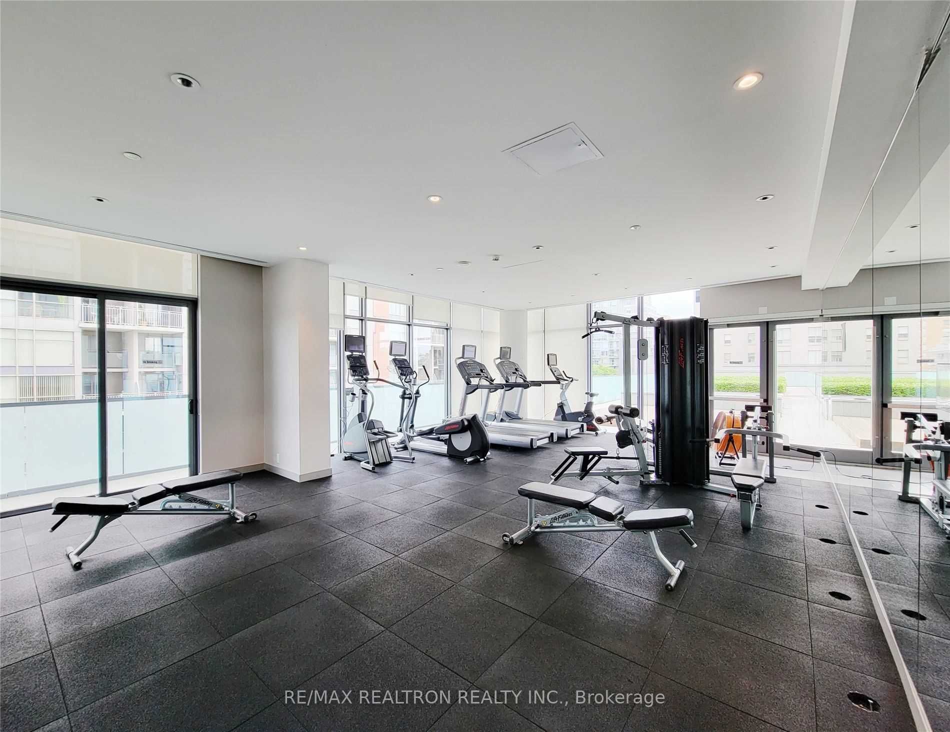 1815 Yonge Street 1209, Toronto, ON M4S 2A4 photo 4