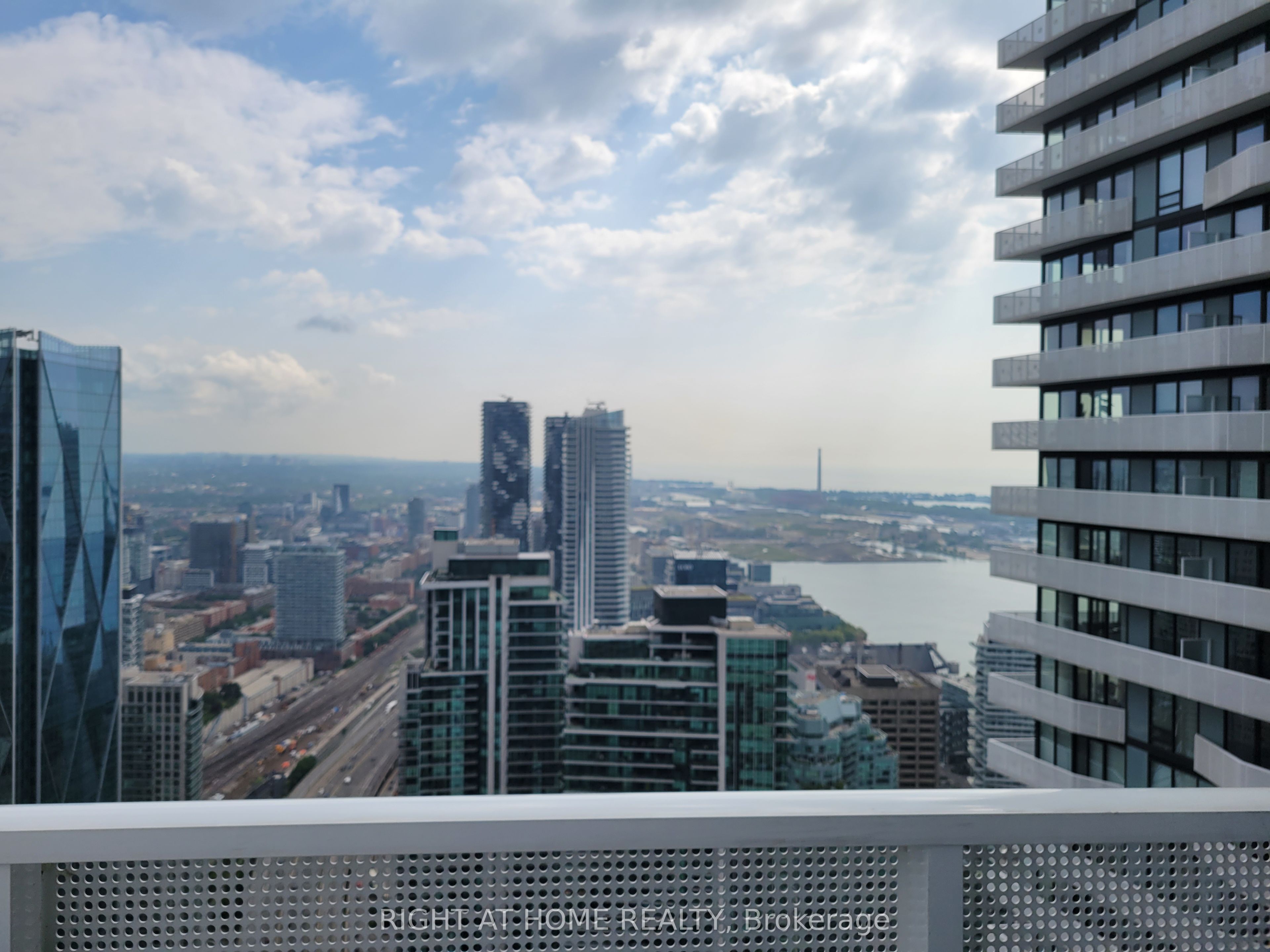 100 Harbour Street 6504, Toronto, ON M5J 0B5 photo 2