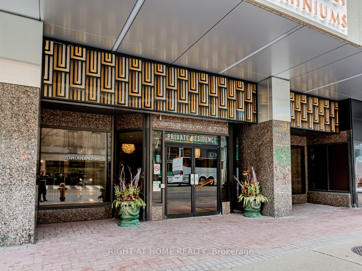 45 Carlton Street 1704, Toronto, ON M5B 2H9 photo 2