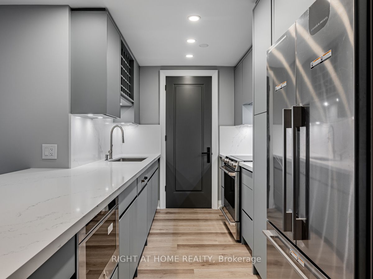 45 Carlton Street 1704, Toronto, ON M5B 2H9 photo 4