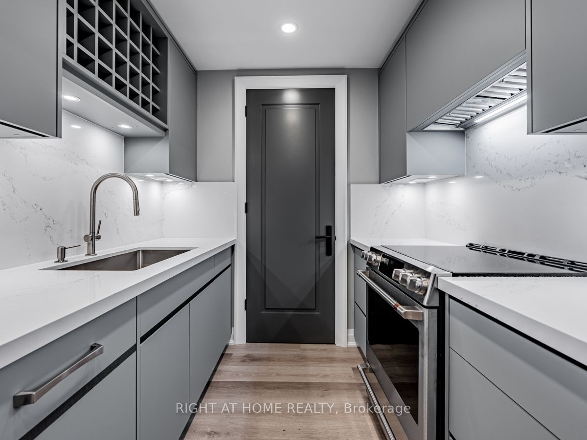 45 Carlton Street 1704, Toronto, ON M5B 2H9 photo 5