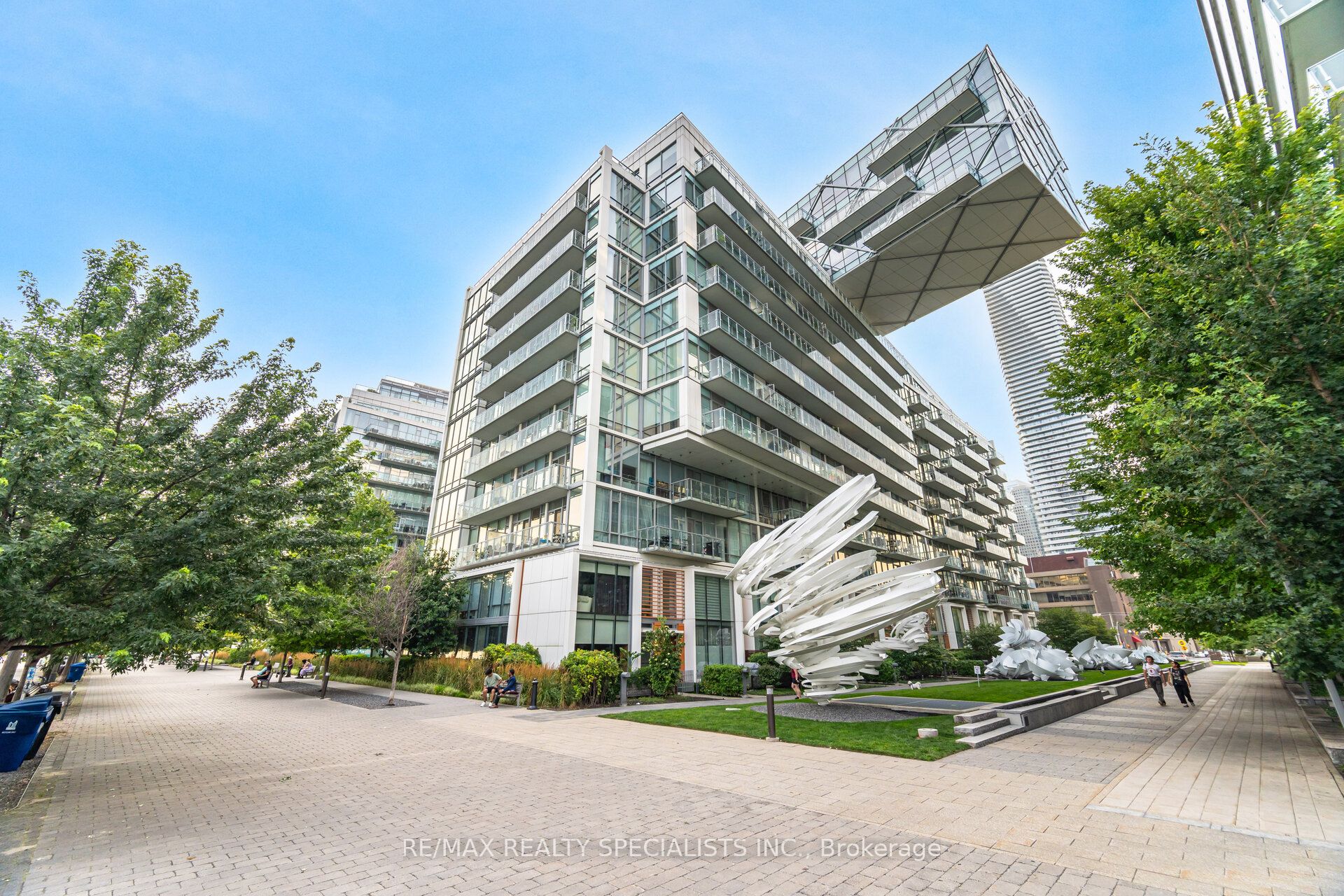 29 Queens Quay E 1118, Toronto, ON M5E 0A4